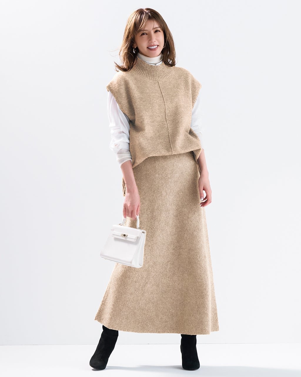 【ドゥクラッセ/DoCLASSE】のハイネックベスト&スカートセットアップ インテリア・キッズ・メンズ・レディースファッション・服の通販 founy(ファニー) 　ファッション　Fashion　レディースファッション　Fashion for Women　アウター　Coat / Outerwear Collection　セットアップ　Matching Sets　スカート・ミニ/ミディ/マキシ　Skirts / Mini, Midi & Maxi Skirts　なめらか　Smooth, Silky Texture　セットアップ　Set-Up, Coordinated Outfit　ハイネック　High Neck, Mock Neck　フォルム　Silhouette, Form　ベスト　Vest, Waistcoat　ベージュ|ID: prp329100004919975 ipo3291000000036911614