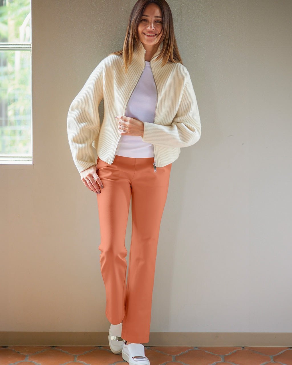 【ドゥクラッセ/DoCLASSE】のプレミアサーモN・スリムストレート72cm インテリア・キッズ・メンズ・レディースファッション・服の通販 founy(ファニー) 　ファッション　Fashion　レディースファッション　Fashion for Women　パンツ　Pants & Trousers　ストレッチ　Stretch, Stretchy Fabric　ストレート　Straight, Straight Cut　スリム　Slim, Slim Fit　タイツ　Tights, Legwear　人気　Popular, Best Seller　ポケット　Pocket, Pocket Detail　ワイド　Wide, Wide Fit　エレガント 上品　Elegant　コーラル|ID: prp329100004919986 ipo3291000000036911674