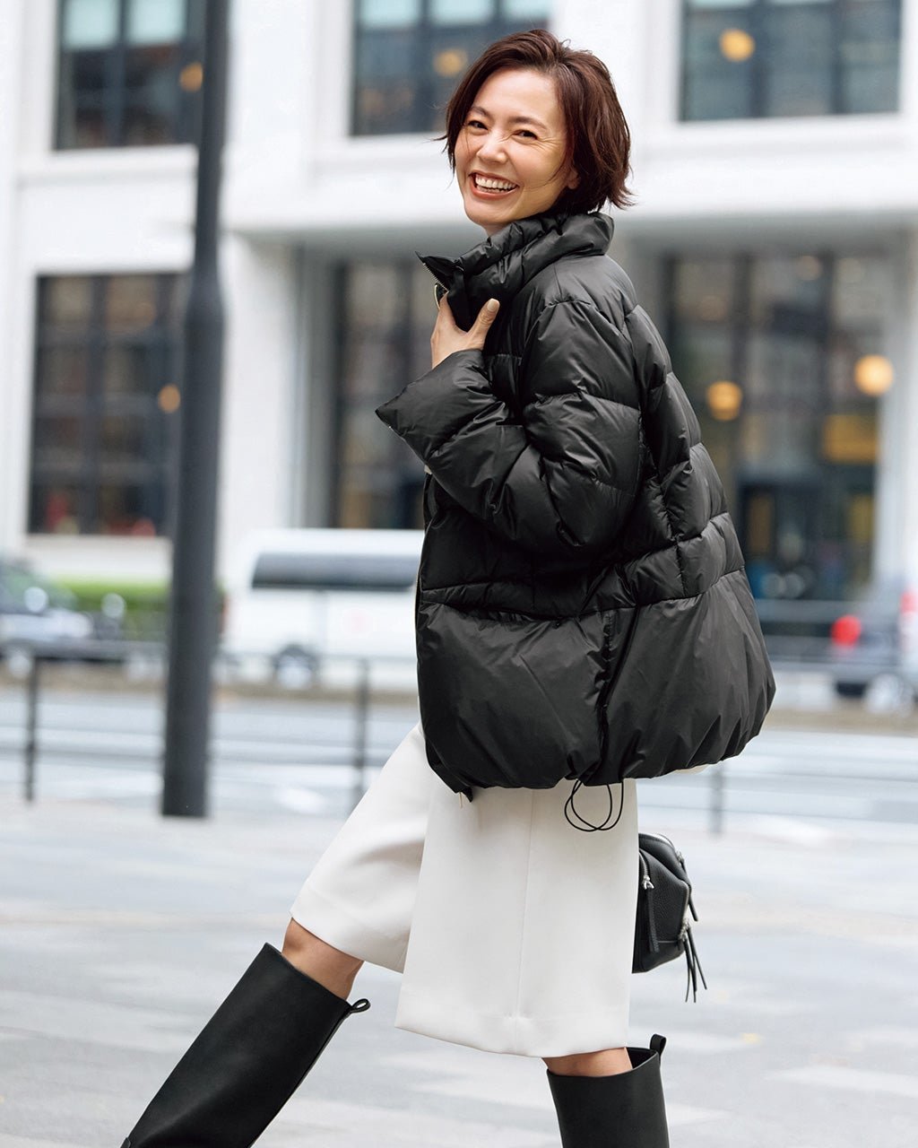 【ドゥクラッセ/DoCLASSE】の艶Airダウン・スタンドカラーコート インテリア・キッズ・メンズ・レディースファッション・服の通販 founy(ファニー) 　ファッション　Fashion　レディースファッション　Fashion for Women　アウター　Coat / Outerwear Collection　コート・ロングコート・ピーコート　Long Coats, Peacoats & More　スタンド　Stand Collar, Upright Stand　ダウン　Down, Puffer　人気　Popular, Best Seller　ブラック|ID: prp329100004919988 ipo3291000000036911687