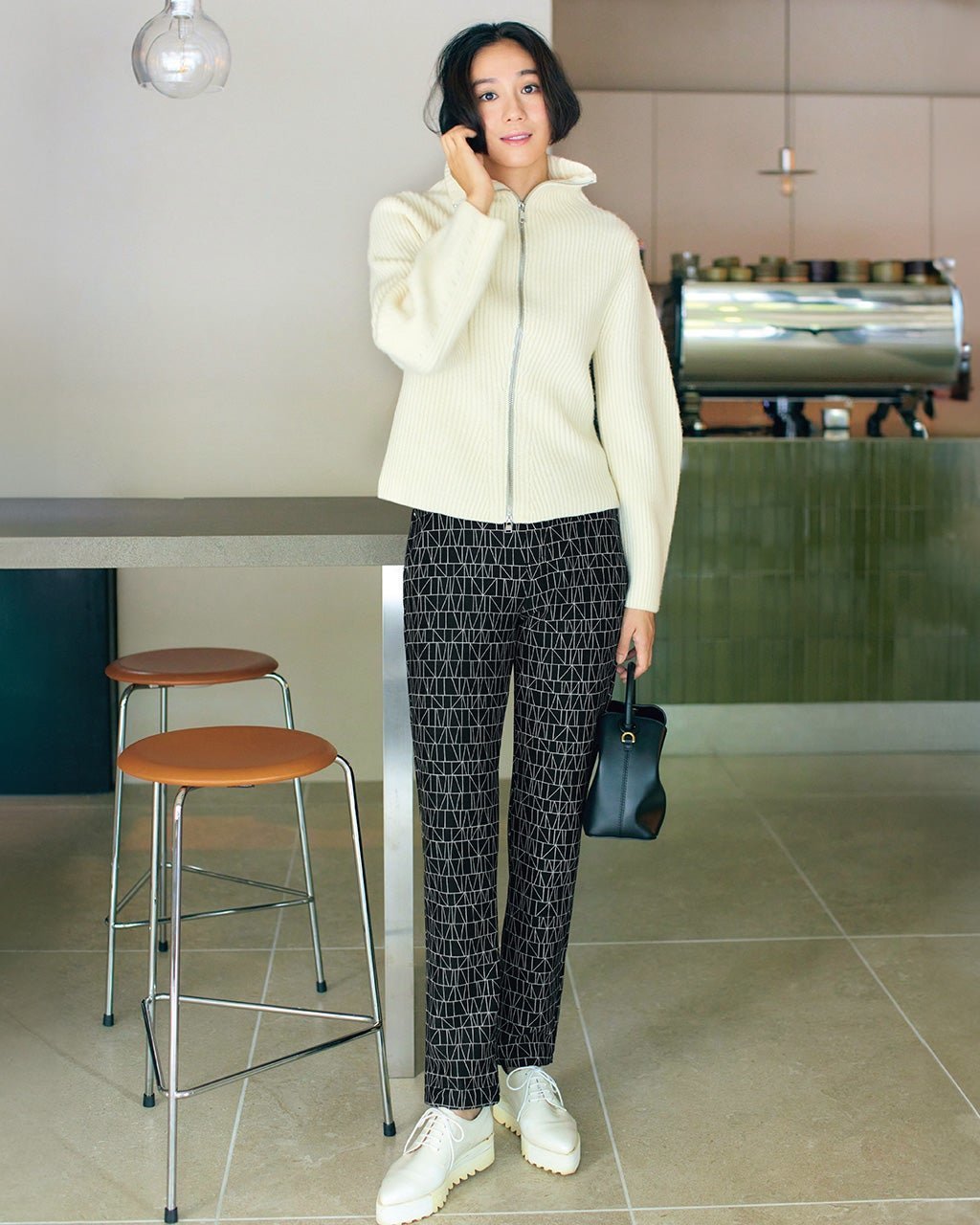 【ドゥクラッセ/DoCLASSE】の楽暖ベロアストレッチ・スリムテーパード65cm インテリア・キッズ・メンズ・レディースファッション・服の通販 founy(ファニー) 　ファッション　Fashion　レディースファッション　Fashion for Women　パンツ　Pants & Trousers　スリム　Slim, Slim Fit　タイツ　Tights, Legwear　テーパード　Tapered, Tapered Pants　ベロア　Velour, Soft Velvet　ポケット　Pocket, Pocket Detail　冬　Winter / This Winter　ブラックパターン|ID: prp329100004920008 ipo3291000000036911812