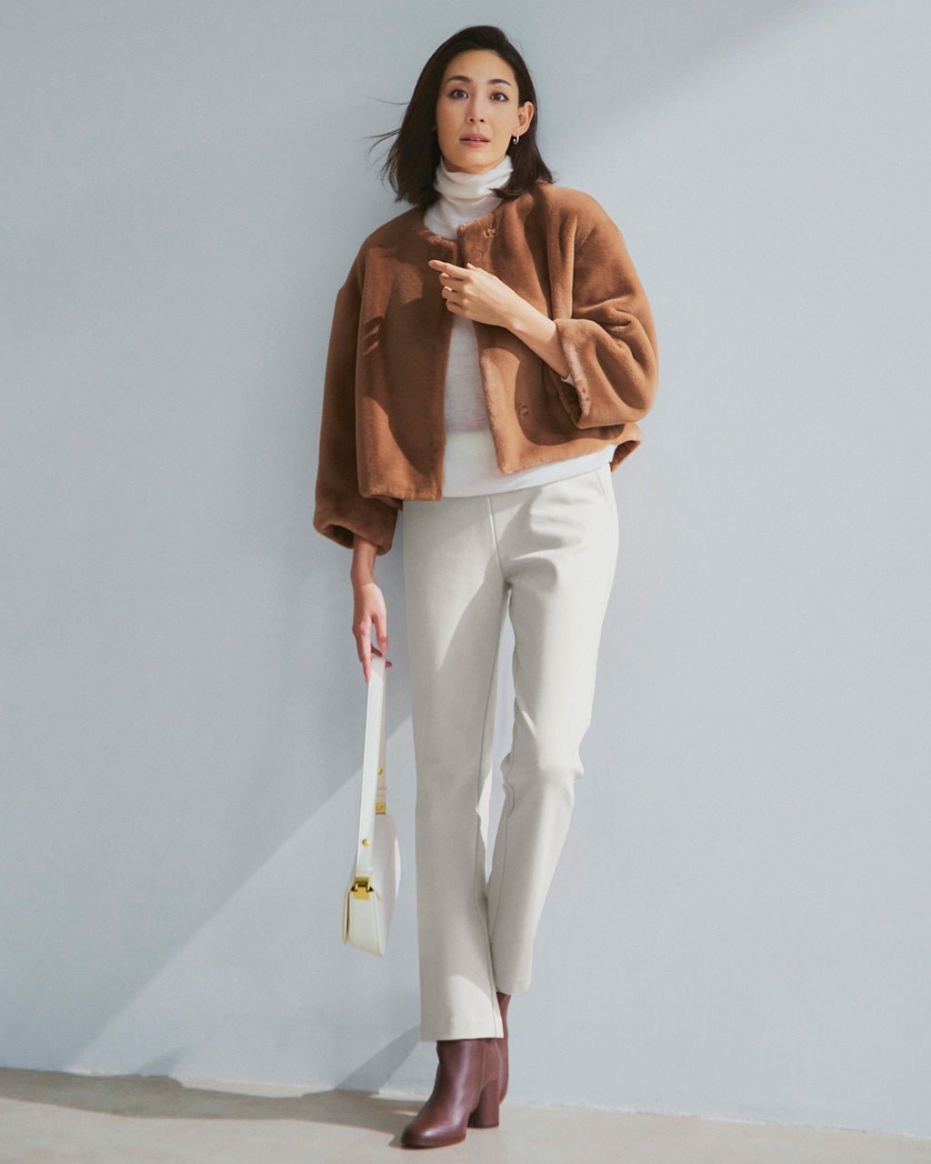 【ドゥクラッセ/DoCLASSE】のプレミアサーモN・スリムストレート64cm インテリア・キッズ・メンズ・レディースファッション・服の通販 founy(ファニー) 　ファッション　Fashion　レディースファッション　Fashion for Women　パンツ　Pants & Trousers　ストレッチ　Stretch, Stretchy Fabric　ストレート　Straight, Straight Cut　スリム　Slim, Slim Fit　タイツ　Tights, Legwear　人気　Popular, Best Seller　ポケット　Pocket, Pocket Detail　ワイド　Wide, Wide Fit　エレガント 上品　Elegant　オフホワイト|ID: prp329100004920014 ipo3291000000036911846