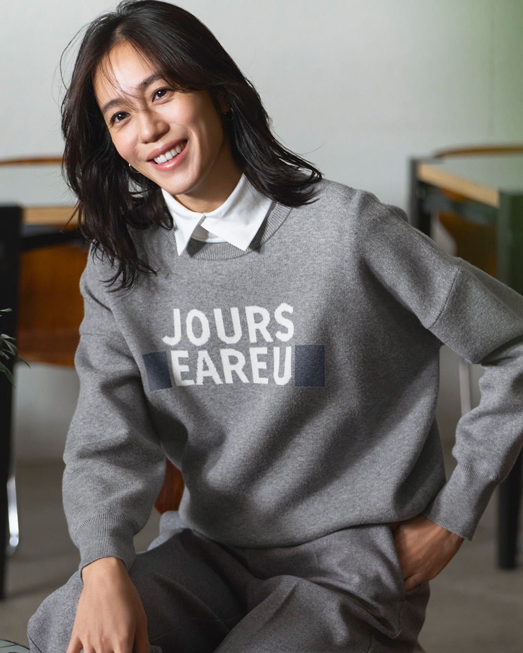 【ドゥクラッセ/DoCLASSE】のダブルジャカード・レタリングニット インテリア・キッズ・メンズ・レディースファッション・服の通販 founy(ファニー) 　ファッション　Fashion　レディースファッション　Fashion for Women　トップス・カットソー　Cut & Sew Tops　ニット　Knit Tops & Sweaters　ジャカード／ジャガード　Jacquard, Woven Pattern　スウェット / スエット　Sweatshirt, Sweatwear　セーター　Sweater, Knitwear　ダブル　Double, Double-Breasted　グレー|ID: prp329100004920035 ipo3291000000036911955