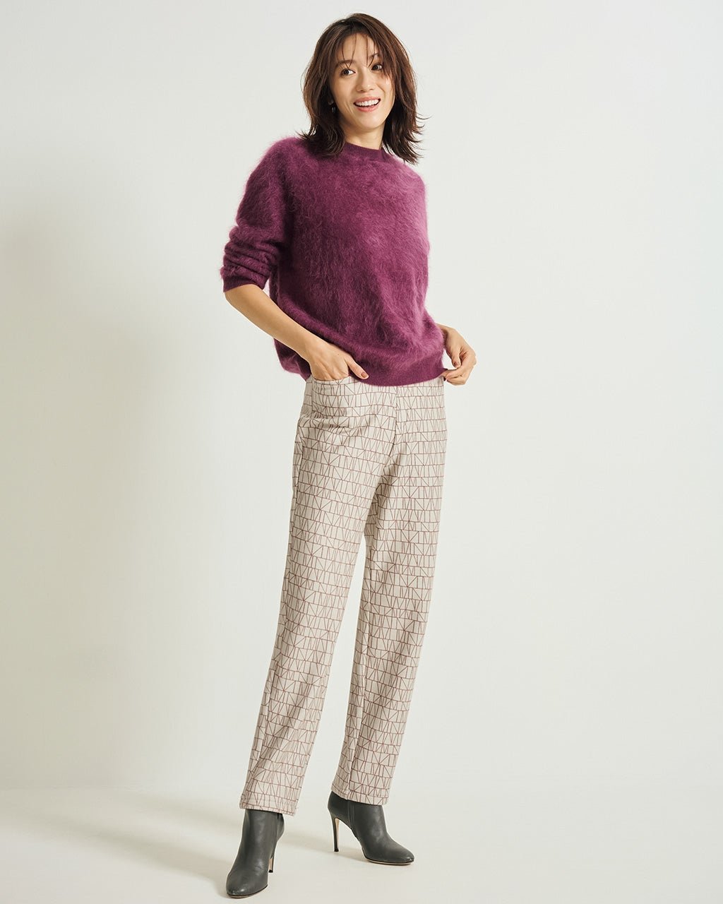 【ドゥクラッセ/DoCLASSE】の楽暖ベロアストレッチ・スリムテーパード72cm インテリア・キッズ・メンズ・レディースファッション・服の通販 founy(ファニー) 　ファッション　Fashion　レディースファッション　Fashion for Women　パンツ　Pants & Trousers　スリム　Slim, Slim Fit　タイツ　Tights, Legwear　テーパード　Tapered, Tapered Pants　ベロア　Velour, Soft Velvet　ポケット　Pocket, Pocket Detail　冬　Winter / This Winter　ベージュ・パターン|ID: prp329100004920051 ipo3291000000036912026