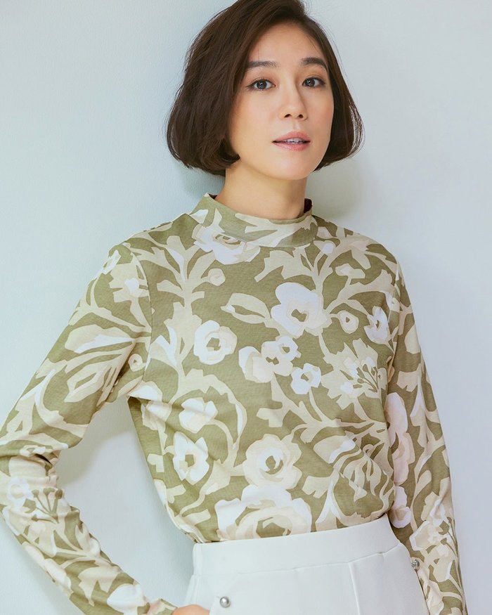 【ドゥクラッセ/DoCLASSE】の超長綿ハイネック/モダン柄 インテリア・キッズ・メンズ・レディースファッション・服の通販 founy(ファニー) https://founy.com/ ファッション Fashion レディースファッション Fashion for Women トップス・カットソー Cut & Sew Tops シャツ・ブラウス・オフィスカジュアル Elegant Blouses & Button-Ups ロングTシャツ・Tシャツ Longline T-Shirts & Tees カットソー・ベーシックTシャツ Cut-and-Sewn Tops / Stretch Tees & Basics なめらか Smooth, Silky Texture カットソー Cut and Sewn Top ハイネック High Neck, Mock Neck ペイズリー Paisley, Ethnic Pattern ボタニカル Botanical, Floral Pattern モダン Modern, Contemporary |ID: prp329100004920085 ipo3291000000036912223