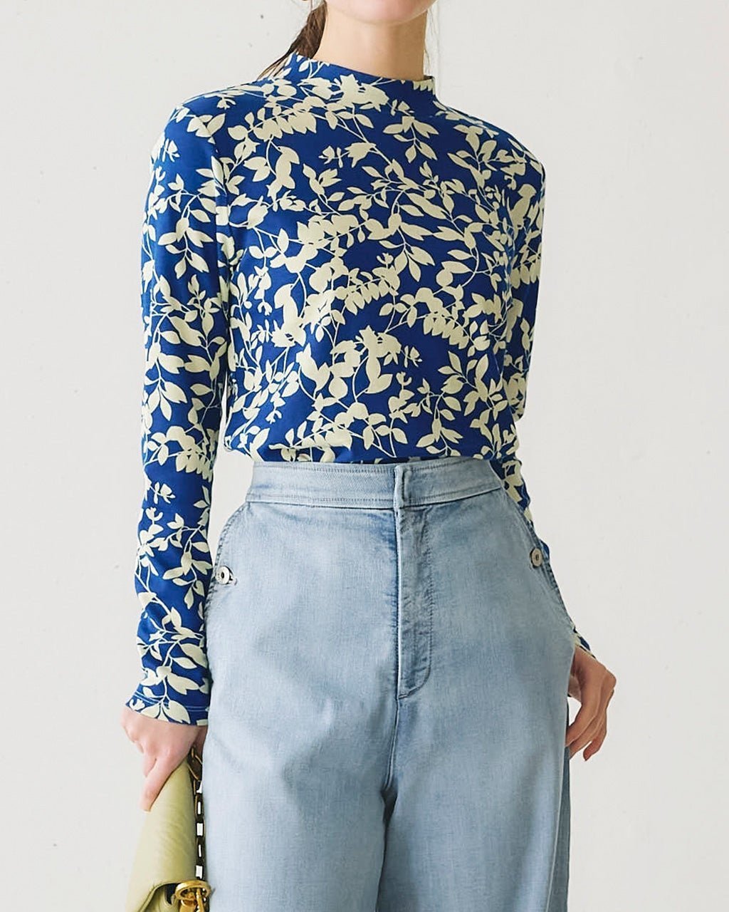 【ドゥクラッセ/DoCLASSE】の超長綿ハイネック/モダン柄 インテリア・キッズ・メンズ・レディースファッション・服の通販 founy(ファニー) 　ファッション　Fashion　レディースファッション　Fashion for Women　トップス・カットソー　Cut & Sew Tops　シャツ・ブラウス・オフィスカジュアル　Elegant Blouses & Button-Ups　ロングTシャツ・Tシャツ　Longline T-Shirts & Tees　カットソー・ベーシックTシャツ　Cut-and-Sewn Tops / Stretch Tees & Basics　なめらか　Smooth, Silky Texture　カットソー　Cut and Sewn Top　ハイネック　High Neck, Mock Neck　ペイズリー　Paisley, Ethnic Pattern　ボタニカル　Botanical, Floral Pattern　モダン　Modern, Contemporary　ネイビーパターン|ID: prp329100004920085 ipo3291000000036912228