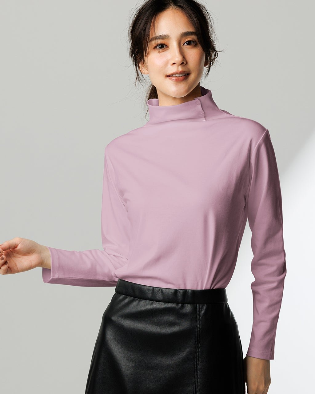 【ドゥクラッセ/DoCLASSE】の超長綿・サイドボタンハイネック インテリア・キッズ・メンズ・レディースファッション・服の通販 founy(ファニー) 　ファッション　Fashion　レディースファッション　Fashion for Women　トップス・カットソー　Cut & Sew Tops　シャツ・ブラウス・オフィスカジュアル　Elegant Blouses & Button-Ups　ロングTシャツ・Tシャツ　Longline T-Shirts & Tees　カットソー・ベーシックTシャツ　Cut-and-Sewn Tops / Stretch Tees & Basics　なめらか　Smooth, Silky Texture　カットソー　Cut and Sewn Top　ハイネック　High Neck, Mock Neck　ライラック|ID: prp329100004920109 ipo3291000000036912358