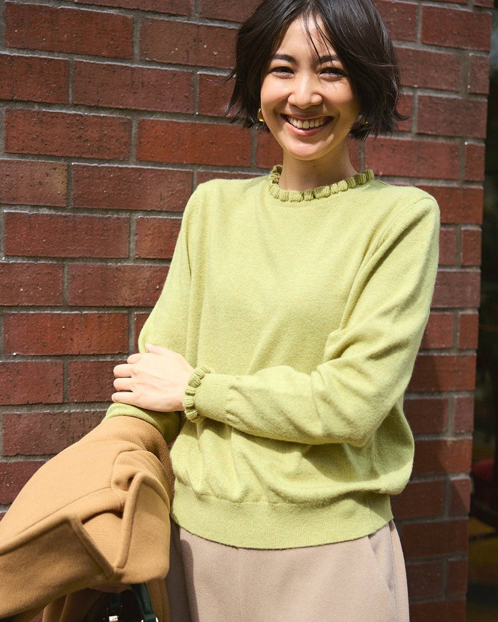 【ドゥクラッセ/DoCLASSE】のウール混ニット・プチフリルセーター 人気、トレンドファッション・服の通販 founy(ファニー) 　ファッション　Fashion　レディースファッション　Fashion for Women　トップス・カットソー　Cut & Sew Tops　ニット　Knit Tops & Sweaters　セーター　Sweater, Knitwear　パール　Pearl, Pearl Accent　フリル　Frill, Ruffle　エレガント 上品　Elegant　人気　Popular, Best Seller　畦　Ribbed Knit　 other-1|ID: prp329100004920116 ipo3291000000036912393