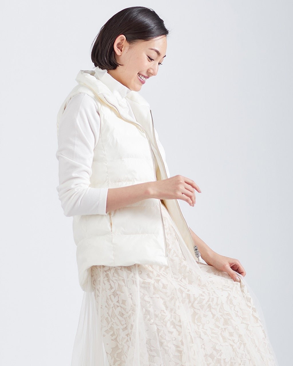 【ドゥクラッセ/DoCLASSE】のDoヒート・超快温ベスト インテリア・キッズ・メンズ・レディースファッション・服の通販 founy(ファニー) 　ファッション　Fashion　レディースファッション　Fashion for Women　アウター　Coat / Outerwear Collection　トップス・カットソー　Cut & Sew Tops　ベスト&ジレ / 重ね着スタイル　Vests & Gilets　アウトドア　Outdoor Clothing　洗える　Machine Washable　軽量　Lightweight, Ultra Light　スポーツ　Sports, Activewear　ダウン　Down, Puffer　なめらか　Smooth, Silky Texture　ベスト　Vest, Waistcoat　ベビー　Baby, Babywear　ベロア　Velour, Soft Velvet　モバイル　Mobile, Smartphone　リバーシブル　Reversible, Two-Sided　お家時間・ステイホーム　Stay Home / At Home　ゴルフ　Golf　オフホワイト|ID: prp329100004920118 ipo3291000000036912402