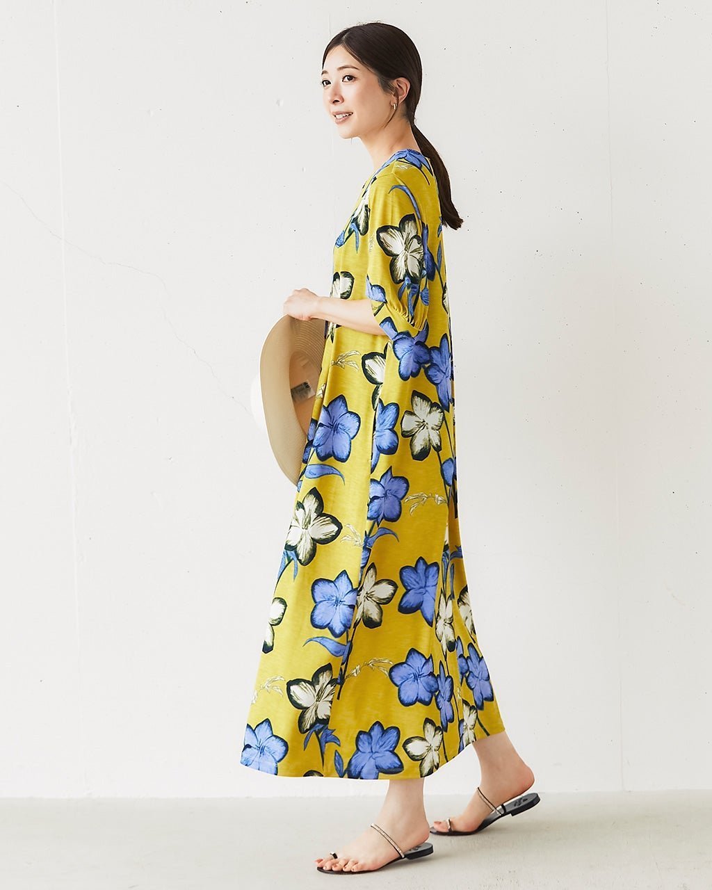 【ドゥクラッセ/DoCLASSE】のUVスラブ・タックデザインワンピース インテリア・キッズ・メンズ・レディースファッション・服の通販 founy(ファニー) 　ファッション　Fashion　レディースファッション　Fashion for Women　ワンピース　Dresses　カットソー　Cut and Sewn Top　スリーブ　Sleeve, Long Sleeve / Short Sleeve　フェミニン　Feminine, Girly　フォルム　Silhouette, Form　エレガント 上品　Elegant　人気　Popular, Best Seller　夏　Summer　旅行　Travel　ダークイエロー|ID: prp329100004920122 ipo3291000000036912426