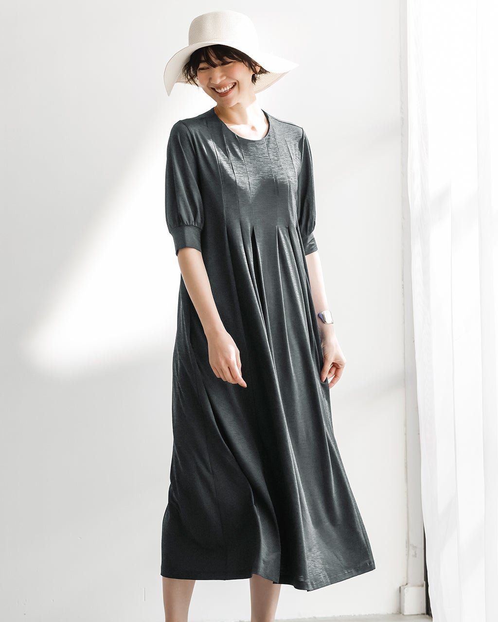 【ドゥクラッセ/DoCLASSE】のUVスラブ・タックデザインワンピース インテリア・キッズ・メンズ・レディースファッション・服の通販 founy(ファニー) 　ファッション　Fashion　レディースファッション　Fashion for Women　ワンピース　Dresses　カットソー　Cut and Sewn Top　スリーブ　Sleeve, Long Sleeve / Short Sleeve　フェミニン　Feminine, Girly　フォルム　Silhouette, Form　エレガント 上品　Elegant　人気　Popular, Best Seller　夏　Summer　旅行　Travel　カーキグレー|ID: prp329100004920122 ipo3291000000036912427