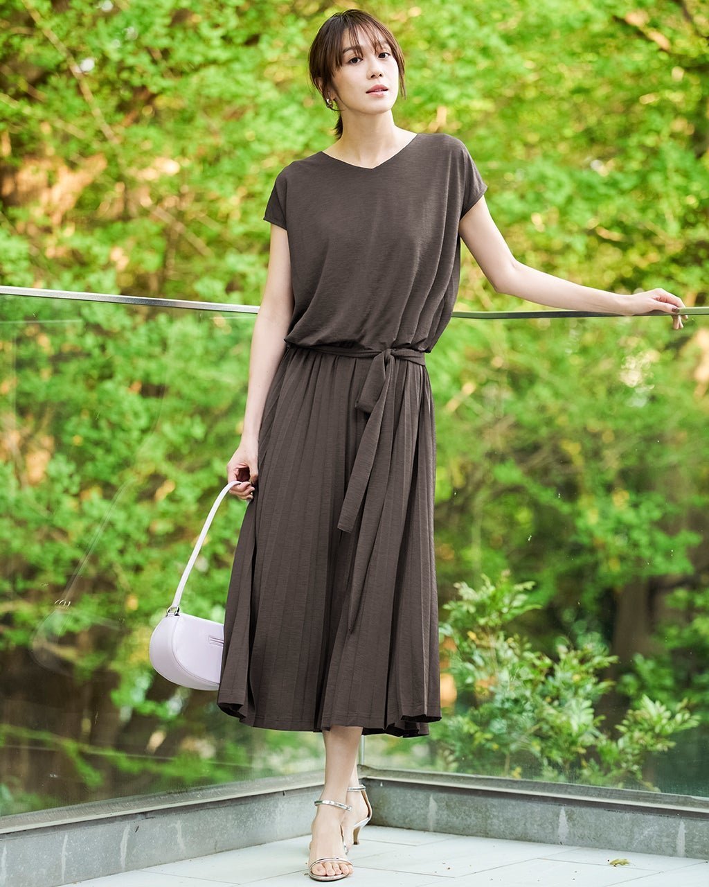 【ドゥクラッセ/DoCLASSE】のUVスラブ・プリーツ切替ワンピース インテリア・キッズ・メンズ・レディースファッション・服の通販 founy(ファニー) 　ファッション　Fashion　レディースファッション　Fashion for Women　ワンピース　Dresses　カットソー　Cut and Sewn Top　フォルム　Silhouette, Form　ブラウジング　Blouson Silhouette, Cinched Waist　プリーツ　Pleats, Pleated　人気　Popular, Best Seller　切替　Switching, Contrast Panel　夏　Summer　旅行　Travel　ダークトープ|ID: prp329100004920125 ipo3291000000036912439