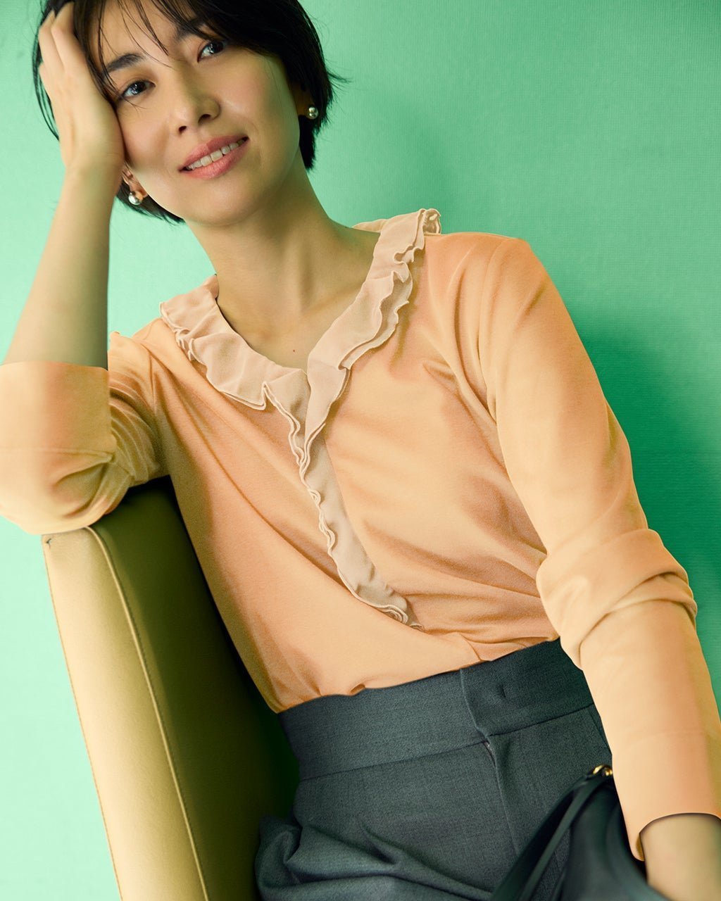 【ドゥクラッセ/DoCLASSE】の超長綿・異素材フリルトップス インテリア・キッズ・メンズ・レディースファッション・服の通販 founy(ファニー) 　ファッション　Fashion　レディースファッション　Fashion for Women　トップス・カットソー　Cut & Sew Tops　シャツ・ブラウス・オフィスカジュアル　Elegant Blouses & Button-Ups　ロングTシャツ・Tシャツ　Longline T-Shirts & Tees　カットソー・ベーシックTシャツ　Cut-and-Sewn Tops / Stretch Tees & Basics　なめらか　Smooth, Silky Texture　カットソー　Cut and Sewn Top　シフォン　Chiffon, Lightweight Fabric　人気　Popular, Best Seller　アプリコット|ID: prp329100004920132 ipo3291000000036912471