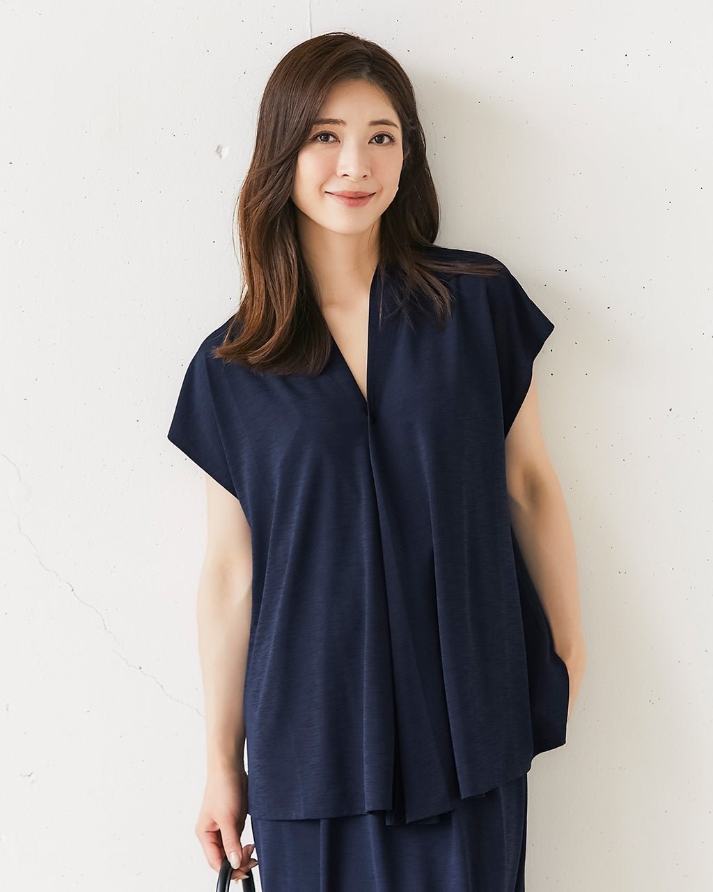 【ドゥクラッセ/DoCLASSE】のUVスラブ・フレンチ袖2WAYジレ インテリア・キッズ・メンズ・レディースファッション・服の通販 founy(ファニー) 　ファッション　Fashion　レディースファッション　Fashion for Women　トップス・カットソー　Cut & Sew Tops　カーディガン・羽織り　Layered Style Cardigans　ベスト&ジレ / 重ね着スタイル　Vests & Gilets　カットソー　Cut and Sewn Top　カーディガン　Cardigan, Knitwear　ドレープ　Drape, Draping Fabric　フレンチ　French, French Style　人気　Popular, Best Seller　夏　Summer　旅行　Travel　ネイビー|ID: prp329100004920146 ipo3291000000036912537