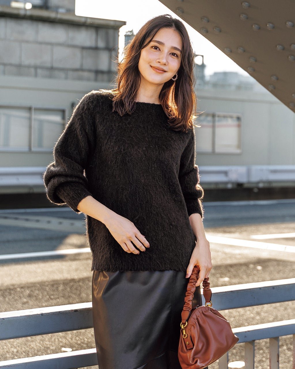 【ドゥクラッセ/DoCLASSE】のモヘア混シャギー・2WAYプルオーバーニット インテリア・キッズ・メンズ・レディースファッション・服の通販 founy(ファニー) 　ファッション　Fashion　レディースファッション　Fashion for Women　トップス・カットソー　Cut & Sew Tops　ニット　Knit Tops & Sweaters　カジュアルプルオーバー・ニットトップス　Pullovers & Knit Tops / Casual Pullovers　アンゴラ　Angora Knitwear　スリーブ　Sleeve, Long Sleeve / Short Sleeve　セーター　Sweater, Knitwear　フェミニン　Feminine, Girly　ダークブラウン|ID: prp329100004920148 ipo3291000000036912545