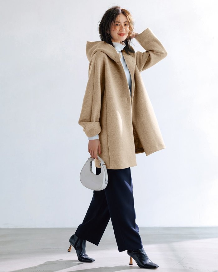 【ドゥクラッセ/DoCLASSE】のライトフォルム・立体フードコート インテリア・キッズ・メンズ・レディースファッション・服の通販 founy(ファニー) https://founy.com/ ファッション Fashion レディースファッション Fashion for Women アウター Coat / Outerwear Collection コート・ロングコート・ピーコート Long Coats, Peacoats & More コンパクト Compact, Small Size フォルム Silhouette, Form 人気 Popular, Best Seller |ID: prp329100004920159 ipo3291000000037101652