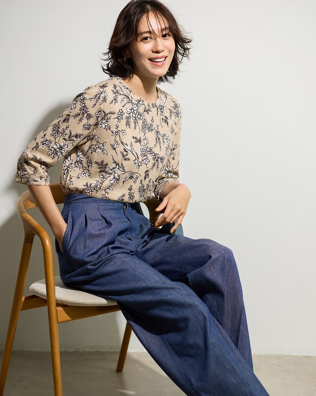 【ドゥクラッセ/DoCLASSE】の綿スラブ・クルーネックT/7分袖 インテリア・キッズ・メンズ・レディースファッション・服の通販 founy(ファニー) 　ファッション　Fashion　レディースファッション　Fashion for Women　トップス・カットソー　Cut & Sew Tops　シャツ・ブラウス・オフィスカジュアル　Elegant Blouses & Button-Ups　ロングTシャツ・Tシャツ　Longline T-Shirts & Tees　カットソー・ベーシックTシャツ　Cut-and-Sewn Tops / Stretch Tees & Basics　カットソー　Cut and Sewn Top　プリント　Print, Printed Pattern　ミラノ　Milano Style, Italian-Inspired　人気　Popular, Best Seller　サンドベージュ|ID: prp329100004920163 ipo3291000000036912623