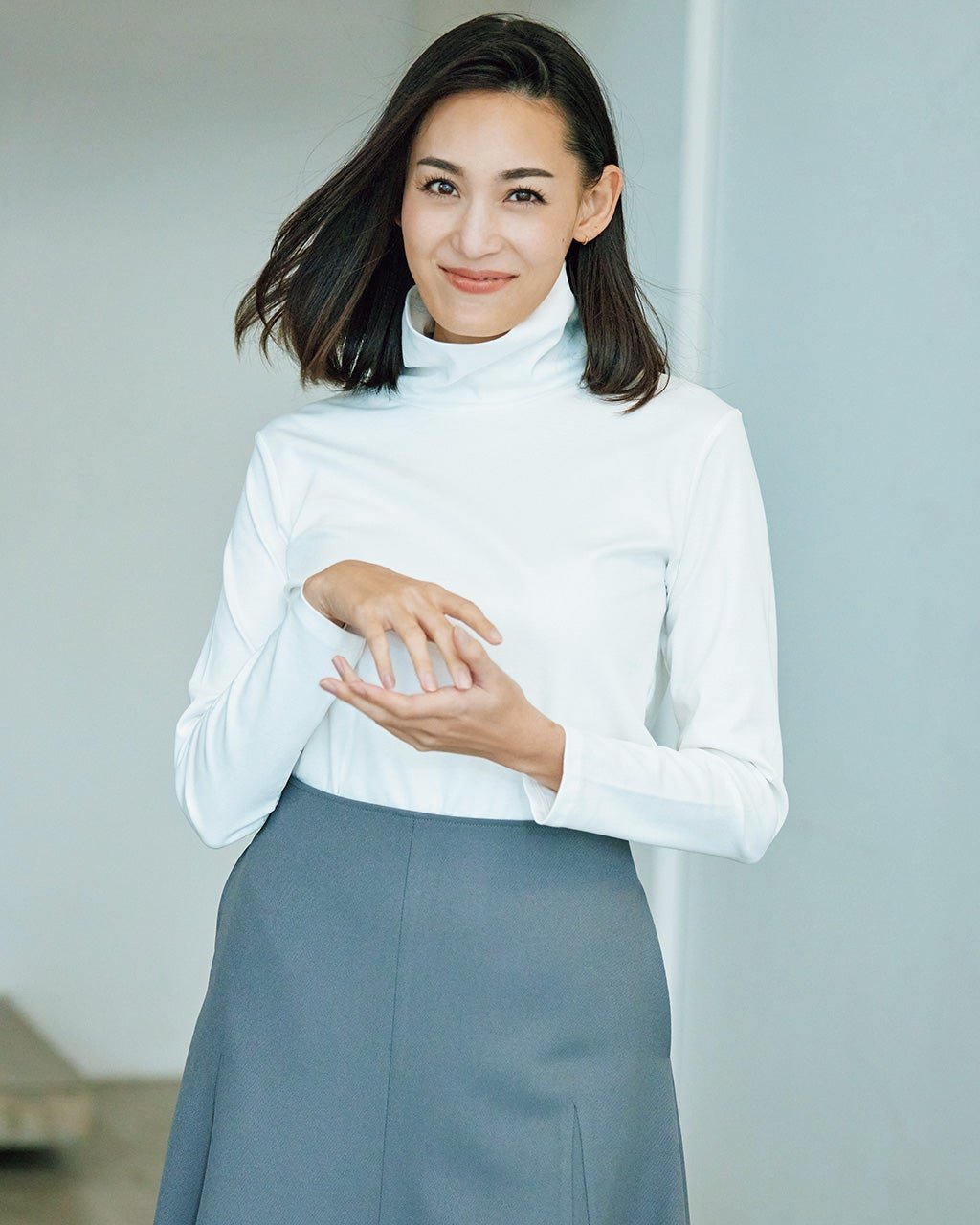 【ドゥクラッセ/DoCLASSE】の超長綿タートルネック/無地 インテリア・キッズ・メンズ・レディースファッション・服の通販 founy(ファニー) 　ファッション　Fashion　レディースファッション　Fashion for Women　トップス・カットソー　Cut & Sew Tops　シャツ・ブラウス・オフィスカジュアル　Elegant Blouses & Button-Ups　ロングTシャツ・Tシャツ　Longline T-Shirts & Tees　カットソー・ベーシックTシャツ　Cut-and-Sewn Tops / Stretch Tees & Basics　タートルネック・ハイネックトップス　Turtlenecks & High-Neck Tops　なめらか　Smooth, Silky Texture　カットソー　Cut and Sewn Top　タートルネック　Turtleneck, High Neck　チェック　Check, Plaid, Tartan　人気　Popular, Best Seller　定番　Standard, Basic Item　無地　Plain, Solid Color　オフホワイト|ID: prp329100004920188 ipo3291000000036912767