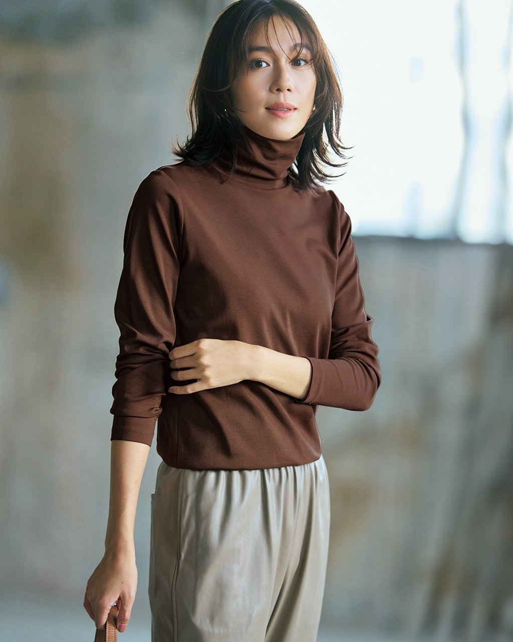 【ドゥクラッセ/DoCLASSE】の超長綿タートルネック/無地 インテリア・キッズ・メンズ・レディースファッション・服の通販 founy(ファニー) 　ファッション　Fashion　レディースファッション　Fashion for Women　トップス・カットソー　Cut & Sew Tops　シャツ・ブラウス・オフィスカジュアル　Elegant Blouses & Button-Ups　ロングTシャツ・Tシャツ　Longline T-Shirts & Tees　カットソー・ベーシックTシャツ　Cut-and-Sewn Tops / Stretch Tees & Basics　タートルネック・ハイネックトップス　Turtlenecks & High-Neck Tops　なめらか　Smooth, Silky Texture　カットソー　Cut and Sewn Top　タートルネック　Turtleneck, High Neck　チェック　Check, Plaid, Tartan　人気　Popular, Best Seller　定番　Standard, Basic Item　無地　Plain, Solid Color　ダークブラウン|ID: prp329100004920188 ipo3291000000036912794