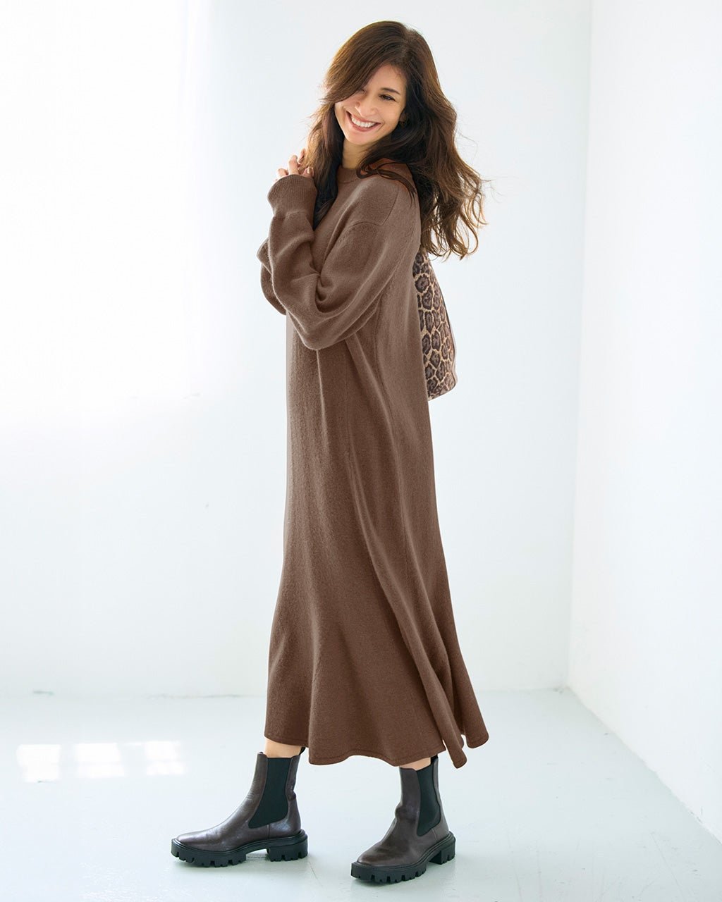 【ドゥクラッセ/DoCLASSE】のストレッチウール・ニットフレアワンピース インテリア・キッズ・メンズ・レディースファッション・服の通販 founy(ファニー) 　ファッション　Fashion　レディースファッション　Fashion for Women　ワンピース　Dresses　ショルダー　Shoulder, Shoulder Strap　ドロップ　Drop Shoulder, Dropped Style　バランス　Balance, Style Balance　フェミニン　Feminine, Girly　フレア　Flare, Flared　モカ|ID: prp329100004920216 ipo3291000000037023554