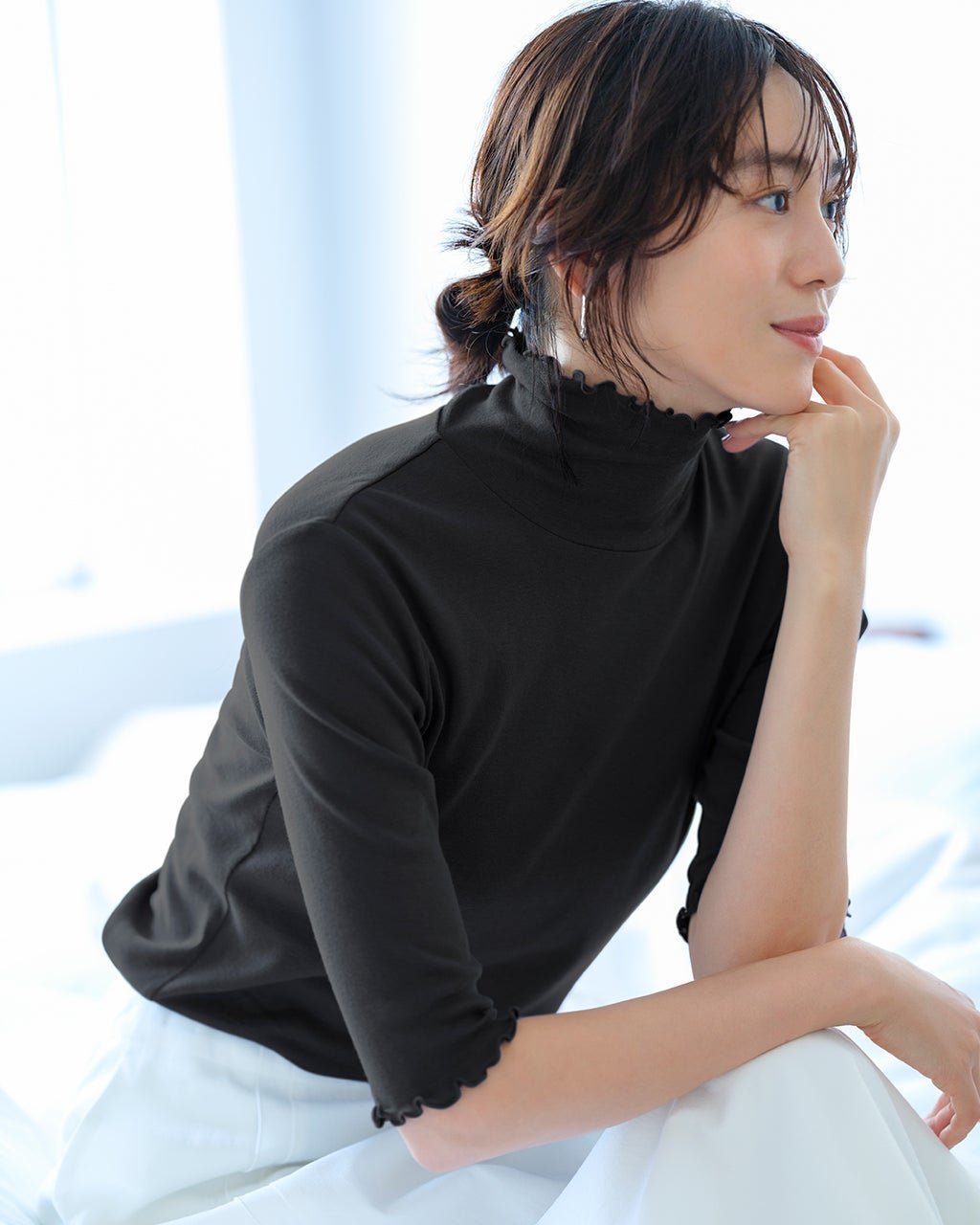 【ドゥクラッセ/DoCLASSE】のコットンガーゼ・メロウハイネック/5分袖 インテリア・キッズ・メンズ・レディースファッション・服の通販 founy(ファニー) 　ファッション　Fashion　レディースファッション　Fashion for Women　トップス・カットソー　Cut & Sew Tops　シャツ・ブラウス・オフィスカジュアル　Elegant Blouses & Button-Ups　ロングTシャツ・Tシャツ　Longline T-Shirts & Tees　カットソー・ベーシックTシャツ　Cut-and-Sewn Tops / Stretch Tees & Basics　カットソー　Cut and Sewn Top　人気　Popular, Best Seller　夏　Summer　ブラック|ID: prp329100004920218 ipo3291000000036912986