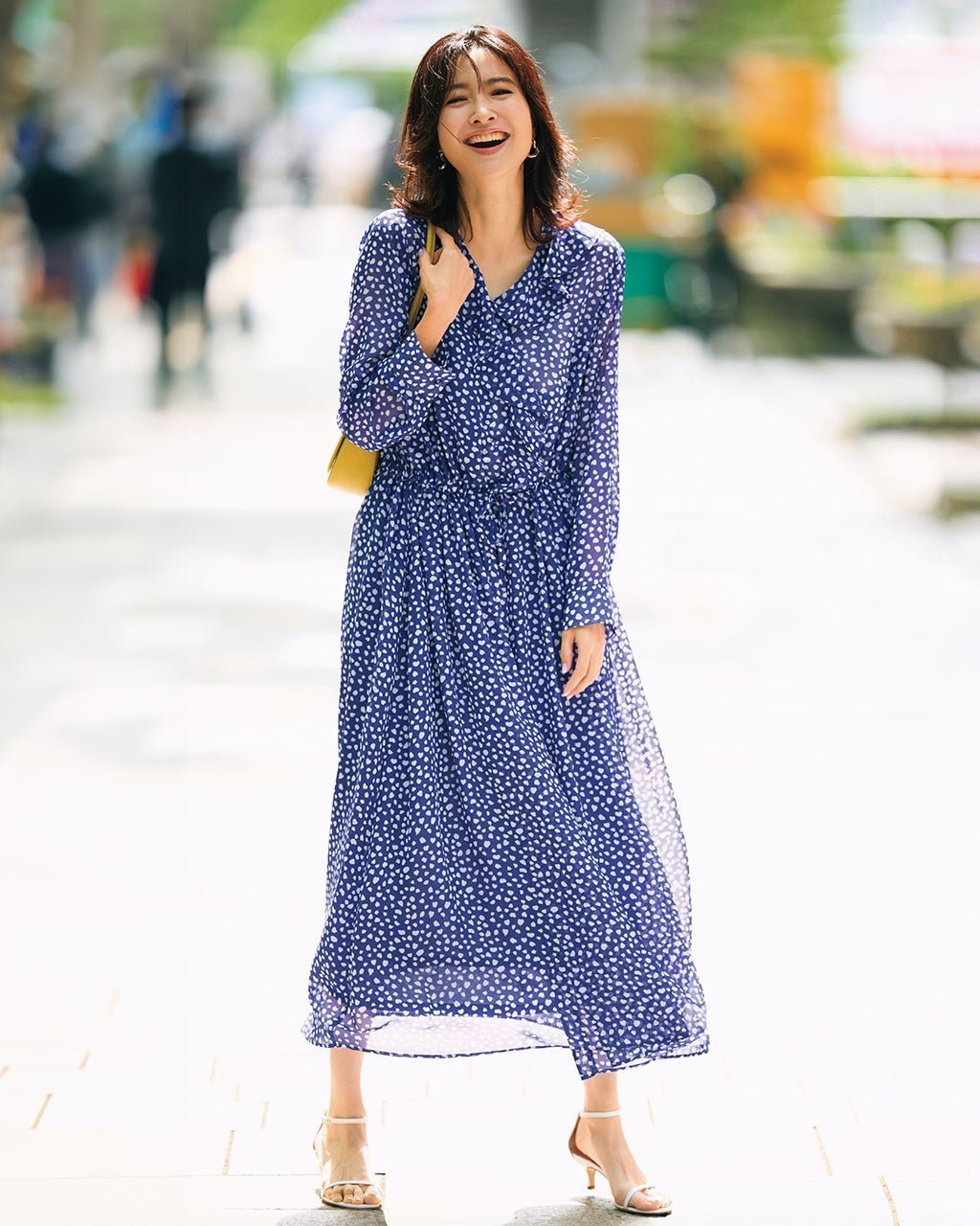 【ドゥクラッセ/DoCLASSE】のプリントシフォン・ラッフルワンピース インテリア・キッズ・メンズ・レディースファッション・服の通販 founy(ファニー) 　ファッション　Fashion　レディースファッション　Fashion for Women　ワンピース　Dresses　キャミワンピース　Cami Dress, Slip Dress　シフォン　Chiffon, Lightweight Fabric　ラッフル　Ruffle, Frill　ロング　Long, Long-Length　定番　Standard, Basic Item　水玉　Polka Dot, Dot Pattern　長袖　Long Sleeve, Full Sleeve　ブルー・パターン|ID: prp329100004920241 ipo3291000000036913154