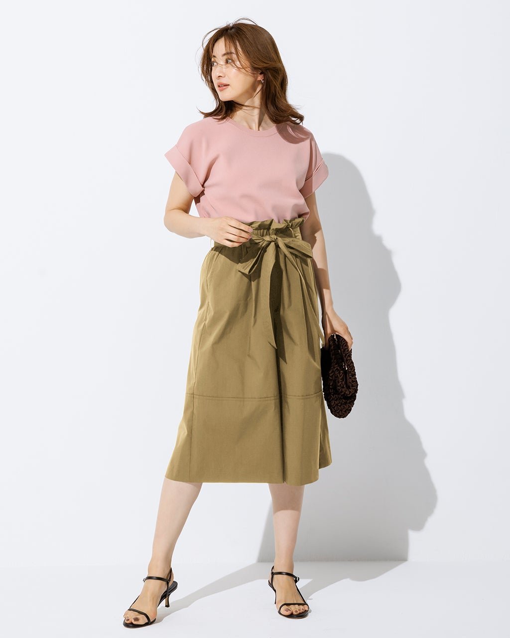 【ドゥクラッセ/DoCLASSE】のドライタッチコットン・フレアキュロットパンツ インテリア・キッズ・メンズ・レディースファッション・服の通販 founy(ファニー) 　ファッション　Fashion　レディースファッション　Fashion for Women　スカート　Skirts　おすすめ　Recommended / Our Picks　なめらか　Smooth, Silky Texture　キュロット　Culottes, Wide Shorts　ショート　Short, Short Length　セットアップ　Set-Up, Coordinated Outfit　タイプライター　Typewriter Fabric, Crisp Cotton　フレア　Flare, Flared　モダン　Modern, Contemporary　夏　Summer　カーキベージュ|ID: prp329100004920269 ipo3291000000036913311