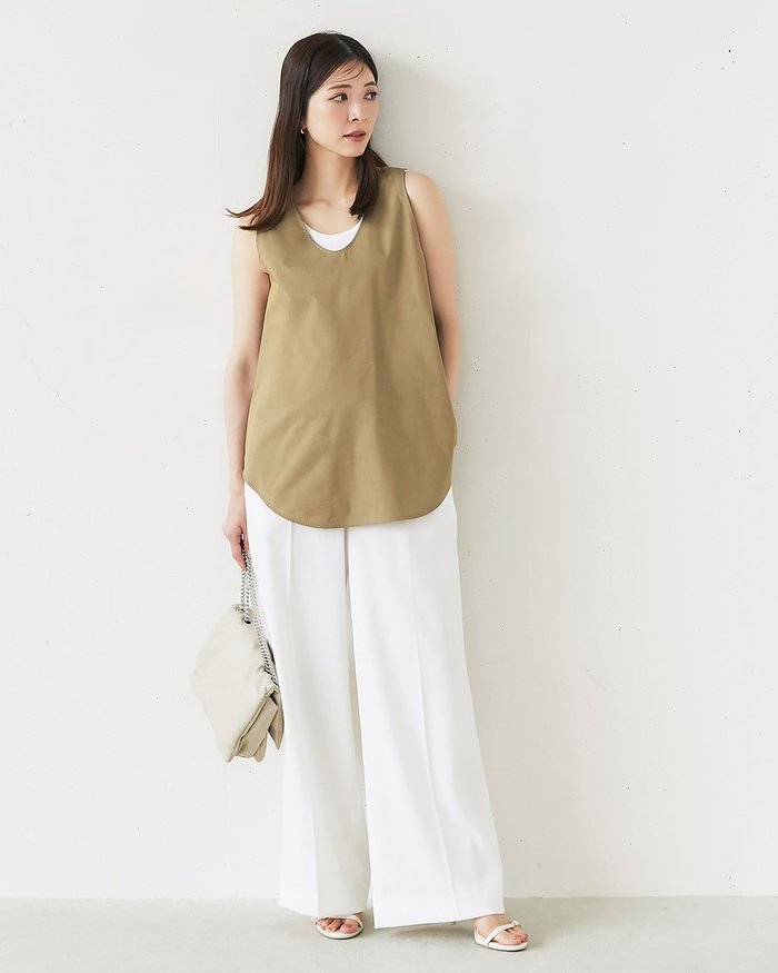 【ドゥクラッセ/DoCLASSE】のドライタッチコットン・ノースリーブブラウス インテリア・キッズ・メンズ・レディースファッション・服の通販 founy(ファニー) https://founy.com/ ファッション Fashion レディースファッション Fashion for Women トップス・カットソー Cut & Sew Tops キャミソール&ノースリーブ Camisoles & Sleeveless Tops シャツ・ブラウス・オフィスカジュアル Elegant Blouses & Button-Ups おすすめ Recommended / Our Picks なめらか Smooth, Silky Texture アンダー Underwear Essentials キャミ Camisole, Cami Top キュロット Culottes, Wide Shorts セットアップ Set-Up, Coordinated Outfit タイプライター Typewriter Fabric, Crisp Cotton タンク Tank Top, Sleeveless Top ノースリーブ Sleeveless, No-Sleeve フォルム Silhouette, Form フレア Flare, Flared モダン Modern, Contemporary 夏 Summer |ID: prp329100004920273 ipo3291000000036913337