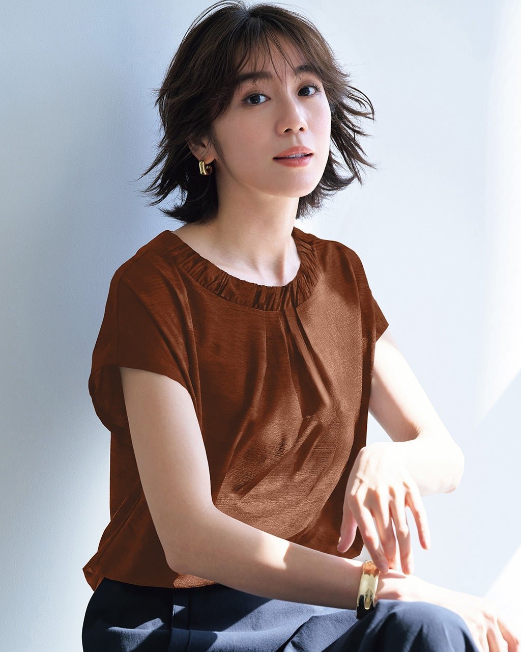 【ドゥクラッセ/DoCLASSE】のUVスラブ・ギャザーネックブラウス インテリア・キッズ・メンズ・レディースファッション・服の通販 founy(ファニー) 　ファッション　Fashion　レディースファッション　Fashion for Women　トップス・カットソー　Cut & Sew Tops　シャツ・ブラウス・オフィスカジュアル　Elegant Blouses & Button-Ups　ロングTシャツ・Tシャツ　Longline T-Shirts & Tees　カットソー・ベーシックTシャツ　Cut-and-Sewn Tops / Stretch Tees & Basics　カットソー　Cut and Sewn Top　ギャザー　Gathered, Ruffled　ドレープ　Drape, Draping Fabric　フレンチ　French, French Style　夏　Summer　旅行　Travel　ライトブラウン|ID: prp329100004920302 ipo3291000000036913548