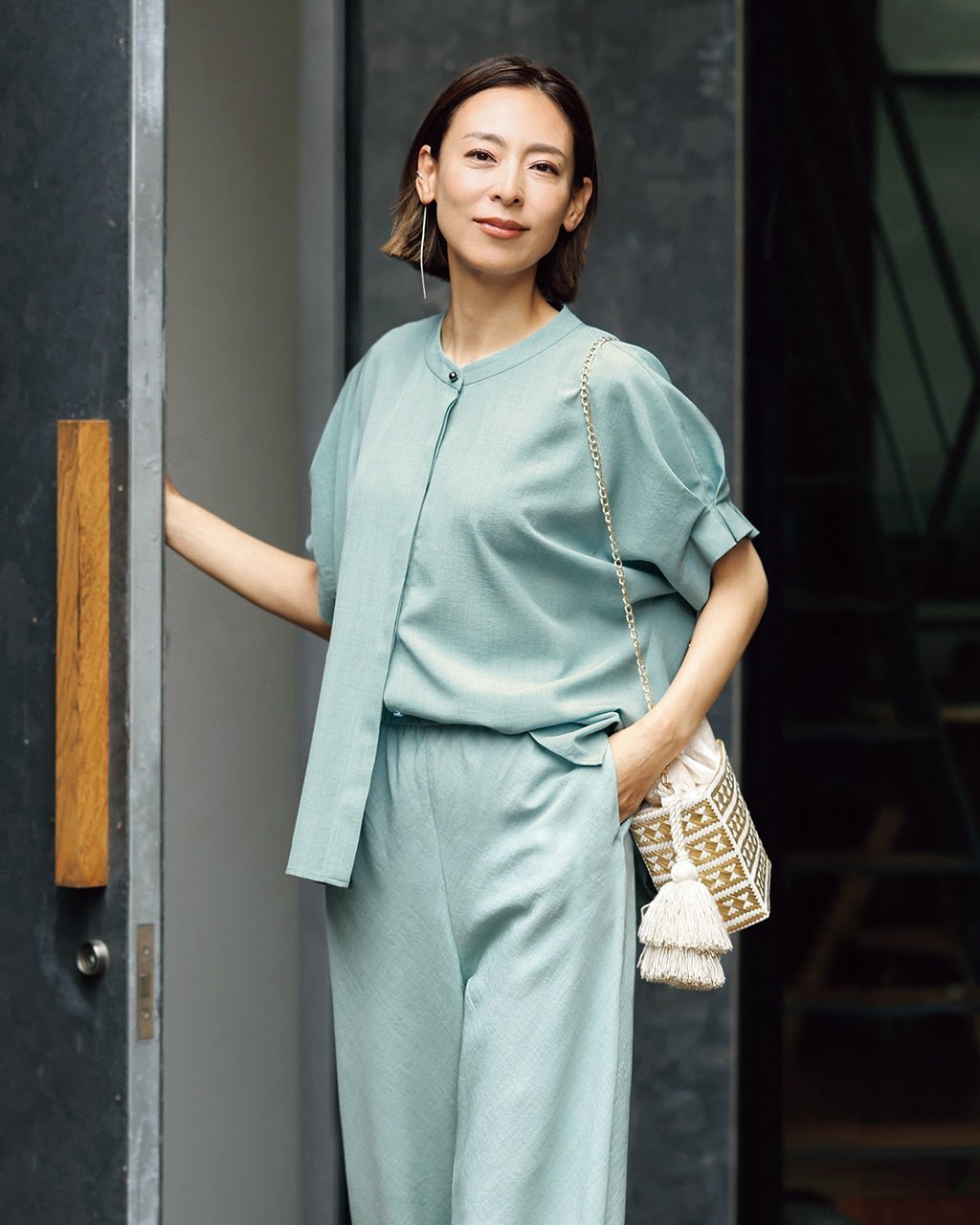 【ドゥクラッセ/DoCLASSE】のビューティフォルム・ボリューム袖ブラウス インテリア・キッズ・メンズ・レディースファッション・服の通販 founy(ファニー) 　ファッション　Fashion　レディースファッション　Fashion for Women　トップス・カットソー　Cut & Sew Tops　シャツ・ブラウス・オフィスカジュアル　Elegant Blouses & Button-Ups　人気　Popular, Best Seller　ライトグリーン|ID: prp329100004920312 ipo3291000000036913652