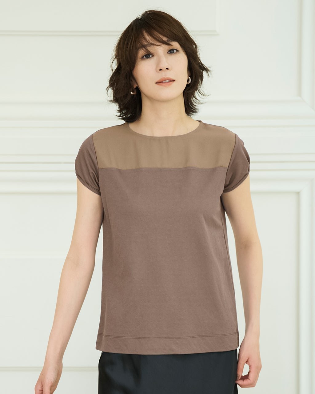 【ドゥクラッセ/DoCLASSE】の異素材ミックス・シアーデコルテカットソー インテリア・キッズ・メンズ・レディースファッション・服の通販 founy(ファニー) 　ファッション　Fashion　レディースファッション　Fashion for Women　トップス・カットソー　Cut & Sew Tops　シャツ・ブラウス・オフィスカジュアル　Elegant Blouses & Button-Ups　ロングTシャツ・Tシャツ　Longline T-Shirts & Tees　カットソー・ベーシックTシャツ　Cut-and-Sewn Tops / Stretch Tees & Basics　カットソー　Cut and Sewn Top　ジョーゼット　Georgette, Semi-Sheer Fabric　デコルテ　Décolleté, Neckline　エレガント 上品　Elegant　人気　Popular, Best Seller　鹿の子　Piqué, Kanoko Fabric　トープ|ID: prp329100004920313 ipo3291000000036913668