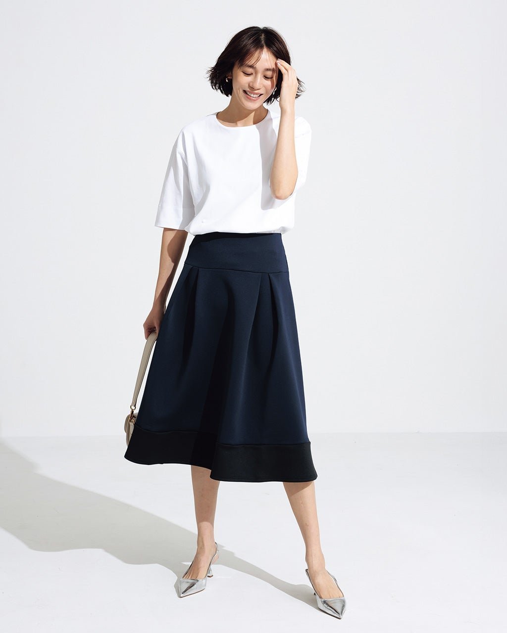 【ドゥクラッセ/DoCLASSE】のドゥクラッセTシャツ&times;ダブル編みジャージー・セットアップ インテリア・キッズ・メンズ・レディースファッション・服の通販 founy(ファニー) 　ファッション　Fashion　レディースファッション　Fashion for Women　ワンピース　Dresses　エレガント 上品　Elegant　シンプル　Simple, Minimal　ストレッチ　Stretch, Stretchy Fabric　セットアップ　Set-Up, Coordinated Outfit　ダブル　Double, Double-Breasted　フォルム　Silhouette, Form　フロント　Front, Front Design　ボトム　Bottoms, Lower Wear　無地　Plain, Solid Color　ホワイト・パターン|ID: prp329100004920318 ipo3291000000036913714