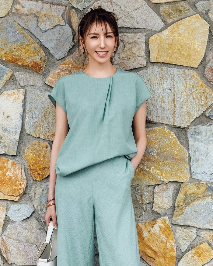 【ドゥクラッセ/DoCLASSE】のビューティフォルム・タックプルオーバー インテリア・キッズ・メンズ・レディースファッション・服の通販 founy(ファニー) https://founy.com/ ファッション Fashion レディースファッション Fashion for Women トップス・カットソー Cut & Sew Tops シャツ・ブラウス・オフィスカジュアル Elegant Blouses & Button-Ups カジュアルプルオーバー・ニットトップス Pullovers & Knit Tops / Casual Pullovers スリーブ Sleeve, Long Sleeve / Short Sleeve ドレープ Drape, Draping Fabric フレンチ French, French Style リネン Linen, Linen Fabric |ID: prp329100004920372 ipo3291000000037023691