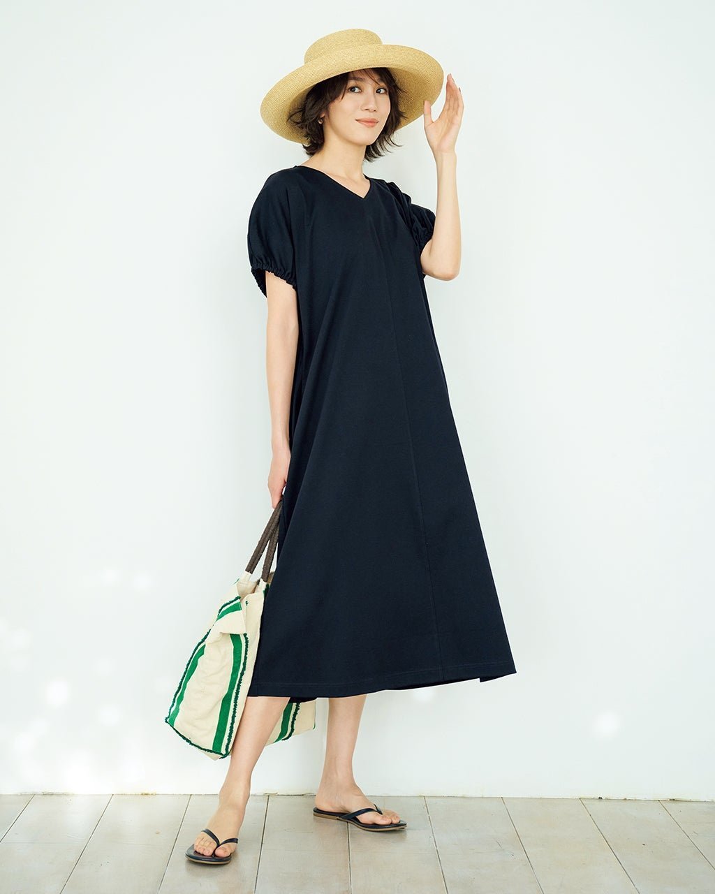 【ドゥクラッセ/DoCLASSE】のコットンスムース・ギャザー袖Aラインワンピ インテリア・キッズ・メンズ・レディースファッション・服の通販 founy(ファニー) 　ファッション　Fashion　レディースファッション　Fashion for Women　ワンピース　Dresses　Aラインワンピース・フレアシルエット　A-Line Dresses / Flared Silhouette Dresses　なめらか　Smooth, Silky Texture　ギャザー　Gathered, Ruffled　スリーブ　Sleeve, Long Sleeve / Short Sleeve　センター　Center, Center Line　人気　Popular, Best Seller　ネイビー|ID: prp329100004920377 ipo3291000000036914073