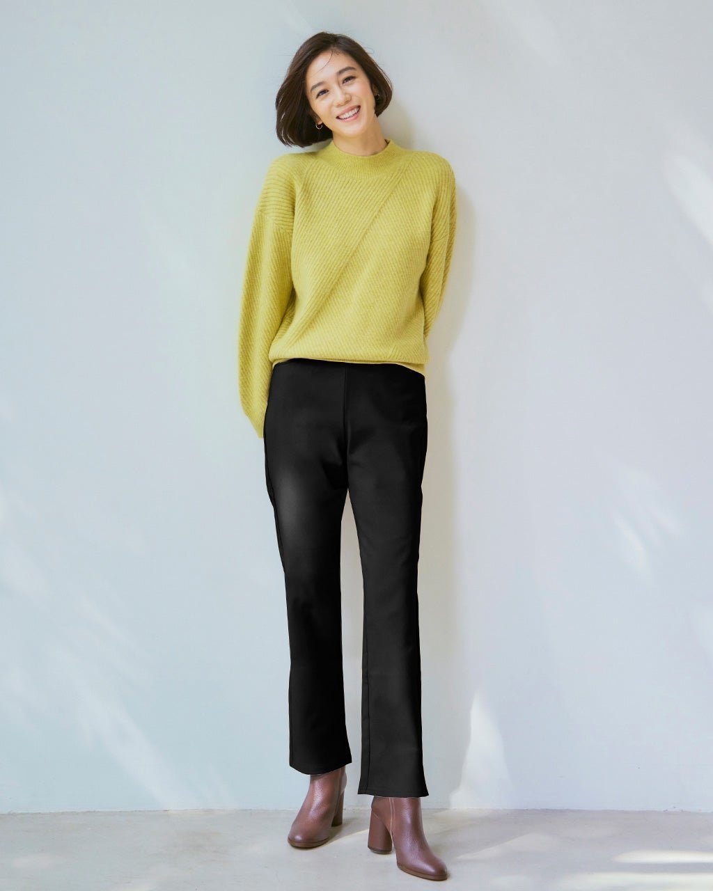 【ドゥクラッセ/DoCLASSE】の遠赤スマートヒート・ストレートパンツ68㎝ 人気、トレンドファッション・服の通販 founy(ファニー) 　ファッション　Fashion　レディースファッション　Fashion for Women　パンツ　Pants & Trousers　ストレッチ　Stretch, Stretchy Fabric　ストレート　Straight, Straight Cut　スニーカー　Sneakers, Trainers　ツイル　Twist, Twisted Detail　ピーチ　Peach, Soft Touch　ボンディング　Bonding, Bonded Fabric　ミックス　Mix, Mixed Style　エレガント 上品　Elegant　 other-1|ID: prp329100004920402 ipo3291000000037023753