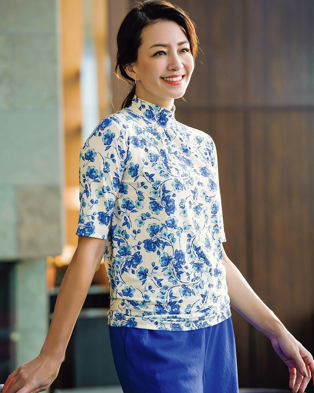 【ドゥクラッセ/DoCLASSE】のUVスラブ・ギャザーハイネックブラウスN/5分袖 インテリア・キッズ・メンズ・レディースファッション・服の通販 founy(ファニー) 　ファッション　Fashion　レディースファッション　Fashion for Women　トップス・カットソー　Cut & Sew Tops　シャツ・ブラウス・オフィスカジュアル　Elegant Blouses & Button-Ups　ロングTシャツ・Tシャツ　Longline T-Shirts & Tees　カットソー・ベーシックTシャツ　Cut-and-Sewn Tops / Stretch Tees & Basics　おすすめ　Recommended / Our Picks　カットソー　Cut and Sewn Top　ギャザー　Gathered, Ruffled　セットアップ　Set-Up, Coordinated Outfit　エレガント 上品　Elegant　人気　Popular, Best Seller　ビジネス 仕事 通勤　Business / Work / Commuting　夏　Summer　旅行　Travel　エーゲブルー|ID: prp329100004920443 ipo3291000000036914446