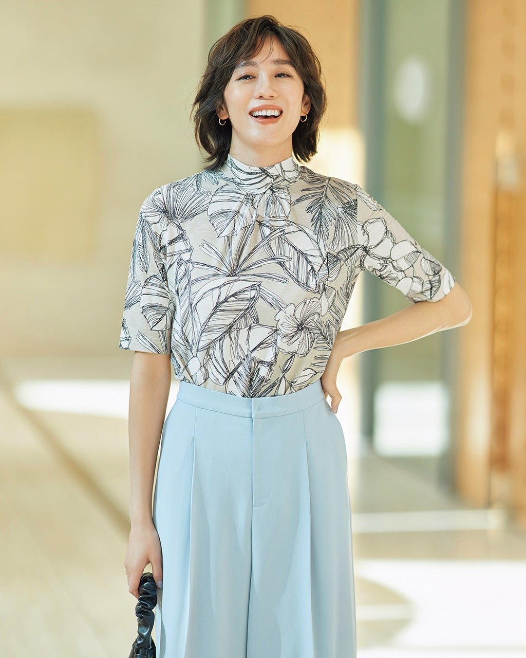 【ドゥクラッセ/DoCLASSE】のUVスラブ・ギャザーハイネックブラウスN/5分袖 インテリア・キッズ・メンズ・レディースファッション・服の通販 founy(ファニー) 　ファッション　Fashion　レディースファッション　Fashion for Women　トップス・カットソー　Cut & Sew Tops　シャツ・ブラウス・オフィスカジュアル　Elegant Blouses & Button-Ups　ロングTシャツ・Tシャツ　Longline T-Shirts & Tees　カットソー・ベーシックTシャツ　Cut-and-Sewn Tops / Stretch Tees & Basics　おすすめ　Recommended / Our Picks　カットソー　Cut and Sewn Top　ギャザー　Gathered, Ruffled　セットアップ　Set-Up, Coordinated Outfit　エレガント 上品　Elegant　人気　Popular, Best Seller　ビジネス 仕事 通勤　Business / Work / Commuting　夏　Summer　旅行　Travel　リーフ|ID: prp329100004920443 ipo3291000000036914449