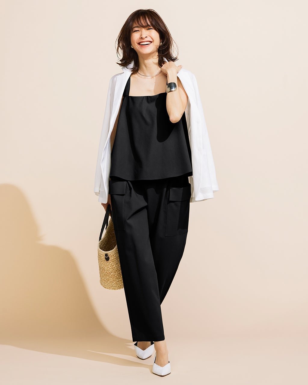 【ドゥクラッセ/DoCLASSE】のコットンダブルクロス・タックカーゴパンツ 人気、トレンドファッション・服の通販 founy(ファニー) 　ファッション　Fashion　レディースファッション　Fashion for Women　セットアップ　Matching Sets　レディースパンツ・ボトムス　Pants & Trousers / Bottoms　ジャケット　Jacket, Outerwear　セットアップ　Set-Up, Coordinated Outfit　ダブル　Double, Double-Breasted　テーパード　Tapered, Tapered Pants　ビスチェ　Bustier, Corset Top　ポケット　Pocket, Pocket Detail　エレガント 上品　Elegant　今季　This Season, Current Season　夏　Summer　 other-1|ID: prp329100004920471 ipo3291000000036914604