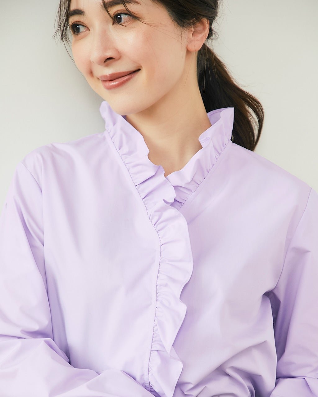 【ドゥクラッセ/DoCLASSE】のスタンドフリル・比翼ブラウス 人気、トレンドファッション・服の通販 founy(ファニー) 　ファッション　Fashion　レディースファッション　Fashion for Women　トップス・カットソー　Cut & Sew Tops　シャツ・ブラウス・オフィスカジュアル　Elegant Blouses & Button-Ups　ジャケット　Jacket, Outerwear　スタンド　Stand Collar, Upright Stand　スリーブ　Sleeve, Long Sleeve / Short Sleeve　フォルム　Silhouette, Form　フリル　Frill, Ruffle　フロント　Front, Front Design　ブロード　Broadcloth, Fine Cotton　エレガント 上品　Elegant　 other-1|ID: prp329100004920475 ipo3291000000036914624