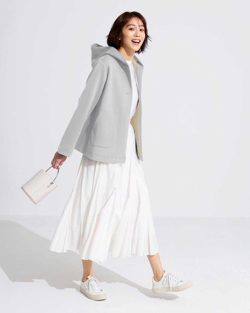 【ドゥクラッセ/DoCLASSE】のライトストレッチ・フードジャケット インテリア・キッズ・メンズ・レディースファッション・服の通販 founy(ファニー) 　ファッション　Fashion　レディースファッション　Fashion for Women　アウター　Coat / Outerwear Collection　レディースジャケット・軽アウター　Jackets　ジャケット　Jacket, Outerwear　人気　Popular, Best Seller　ブルーグレー|ID: prp329100004920490 ipo3291000000037023813