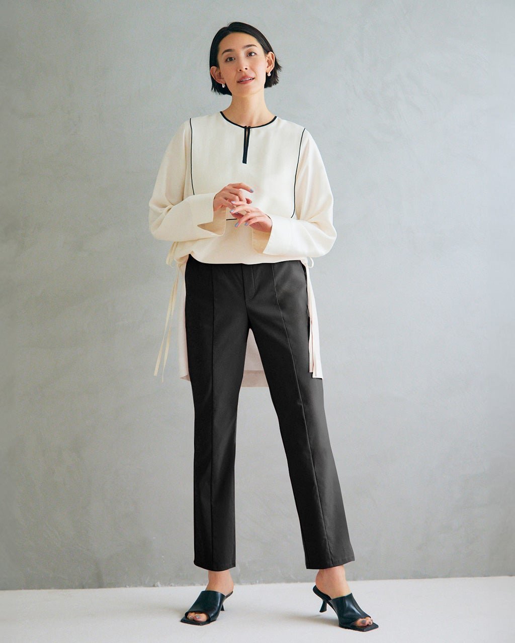 【ドゥクラッセ/DoCLASSE】のドライタッチ・センターシームストレート68cm インテリア・キッズ・メンズ・レディースファッション・服の通販 founy(ファニー) 　ファッション　Fashion　レディースファッション　Fashion for Women　パンツ　Pants & Trousers　ストライプ　Stripe, Striped Pattern　ストレッチ　Stretch, Stretchy Fabric　ストレート　Straight, Straight Cut　ストーン　Stone, Gem-Like　定番　Standard, Basic Item　フラット　Flat, Flat Shoes　フロント　Front, Front Design　プリント　Print, Printed Pattern　夏　Summer　ブラック|ID: prp329100004920508 ipo3291000000036914870