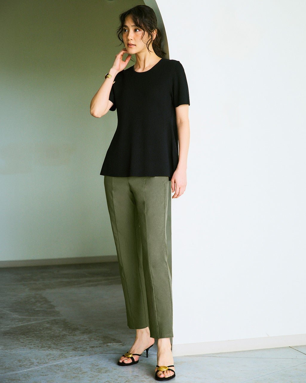 【ドゥクラッセ/DoCLASSE】のドライタッチ・センターシームストレート68cm インテリア・キッズ・メンズ・レディースファッション・服の通販 founy(ファニー) 　ファッション　Fashion　レディースファッション　Fashion for Women　パンツ　Pants & Trousers　ストライプ　Stripe, Striped Pattern　ストレッチ　Stretch, Stretchy Fabric　ストレート　Straight, Straight Cut　ストーン　Stone, Gem-Like　定番　Standard, Basic Item　フラット　Flat, Flat Shoes　フロント　Front, Front Design　プリント　Print, Printed Pattern　夏　Summer　オリーブ|ID: prp329100004920508 ipo3291000000036914875