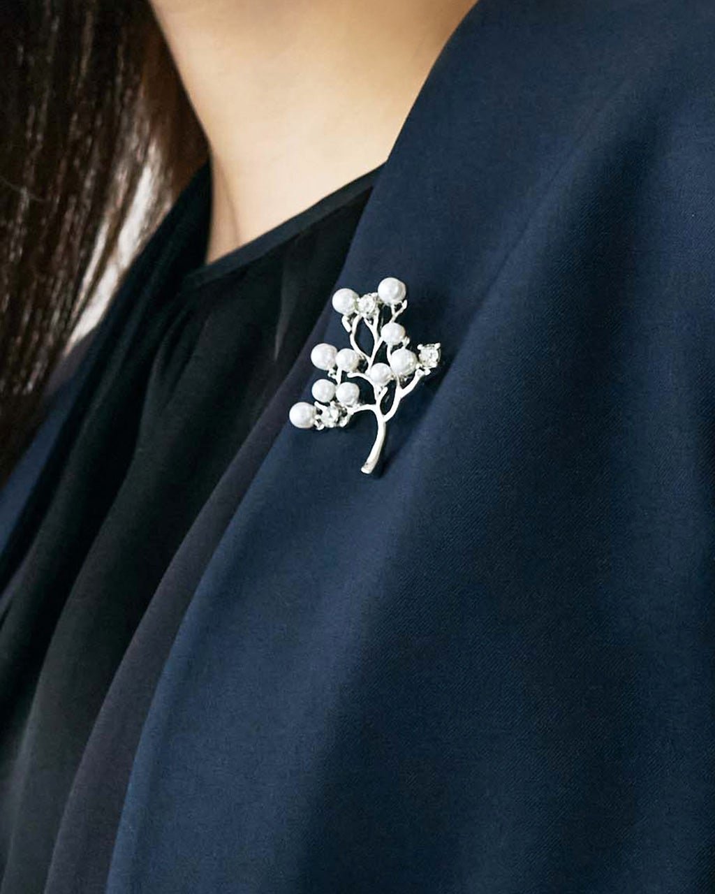 【ドゥクラッセ/DoCLASSE】のパールツリー・ブローチ 人気、トレンドファッション・服の通販 founy(ファニー) ファッション Fashion レディースファッション Fashion for Women レイングッズ・傘・晴雨兼用傘 Umbrellas & Rain Gear おすすめ Recommended / Our Picks シルバー Silver, Metallic Silver ジャケット Jacket, Outerwear ストール Stole, Wrap ストーン Stone, Gem-Like パール Pearl, Pearl Accent ブローチ Brooch, Pin Brooch 日傘 Parasol, UV Umbrella other-1|ID: prp329100004920545 ipo3291000000036915071