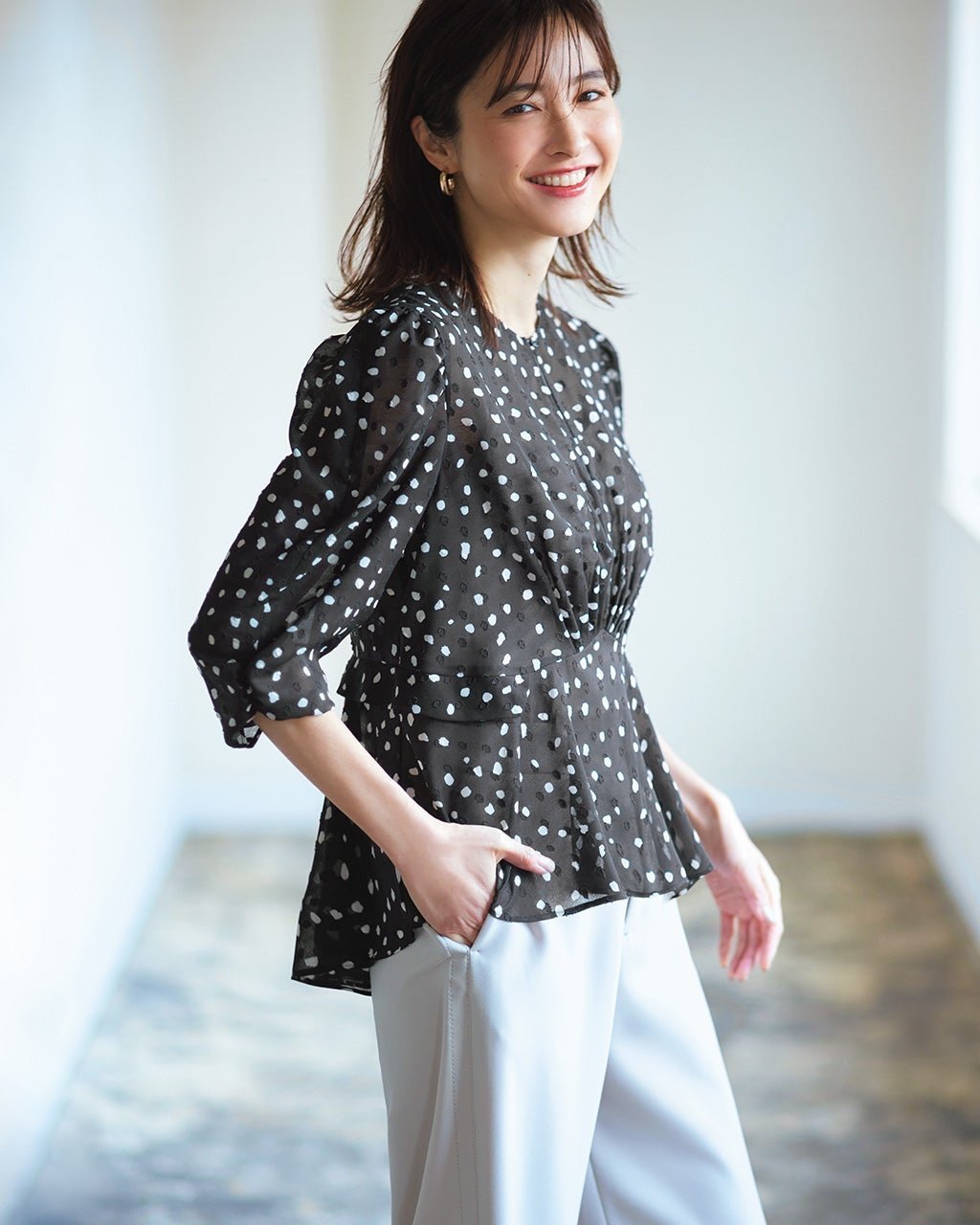 【ドゥクラッセ/DoCLASSE】のドットジャカード・プリントブラウス 人気、トレンドファッション・服の通販 founy(ファニー) 　ファッション　Fashion　レディースファッション　Fashion for Women　トップス・カットソー　Cut & Sew Tops　シャツ・ブラウス・オフィスカジュアル　Elegant Blouses & Button-Ups　ギャザー　Gathered, Ruffled　ジャカード／ジャガード　Jacquard, Woven Pattern　ドット　Polka Dot, Dot Pattern　フラップ　Flap, Flap Pocket　フロント　Front, Front Design　プリント　Print, Printed Pattern　 other-1|ID: prp329100004920574 ipo3291000000036915289