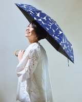 【ドゥクラッセ/DoCLASSE】のパーフェクトシェード100・バンブー折り畳み傘 人気、トレンドファッション・服の通販 founy(ファニー) ファッション Fashion レディースファッション Fashion for Women レイングッズ・傘・晴雨兼用傘 Umbrellas & Rain Gear エレガント 上品 Elegant コーティング Coating, Coated Finish 傘 Umbrella, Parasol 巾着 Drawstring Bag, Kinchaku 軽量 Lightweight, Ultra Light 人気 Popular, Best Seller バンブー Bamboo, Bamboo Material ブロック Block, Solid Block Pattern プリント Print, Printed Pattern 日傘 Parasol, UV Umbrella |ID:prp329100004920583