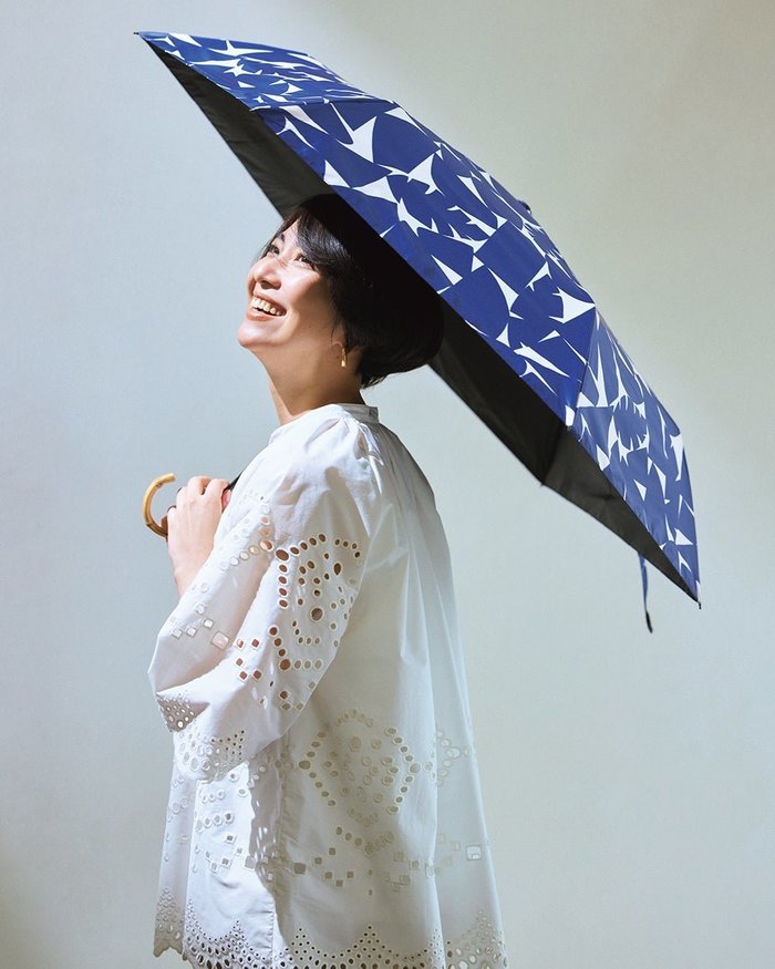 【ドゥクラッセ/DoCLASSE】のパーフェクトシェード100・バンブー折り畳み傘 インテリア・キッズ・メンズ・レディースファッション・服の通販 founy(ファニー) https://founy.com/ ファッション Fashion レディースファッション Fashion for Women レイングッズ・傘・晴雨兼用傘 Umbrellas & Rain Gear エレガント 上品 Elegant コーティング Coating, Coated Finish 傘 Umbrella, Parasol 巾着 Drawstring Bag, Kinchaku 軽量 Lightweight, Ultra Light 人気 Popular, Best Seller バンブー Bamboo, Bamboo Material ブロック Block, Solid Block Pattern プリント Print, Printed Pattern 日傘 Parasol, UV Umbrella |ID: prp329100004920583 ipo3291000000037093885