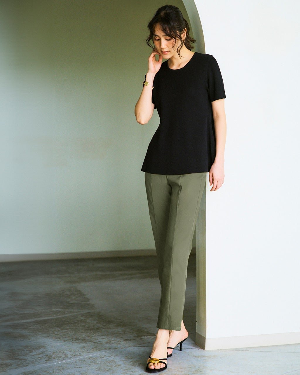 【ドゥクラッセ/DoCLASSE】のドライタッチ・センターシームストレート63cm インテリア・キッズ・メンズ・レディースファッション・服の通販 founy(ファニー) 　ファッション　Fashion　レディースファッション　Fashion for Women　パンツ　Pants & Trousers　ストライプ　Stripe, Striped Pattern　ストレッチ　Stretch, Stretchy Fabric　ストレート　Straight, Straight Cut　ストーン　Stone, Gem-Like　定番　Standard, Basic Item　フラット　Flat, Flat Shoes　フロント　Front, Front Design　プリント　Print, Printed Pattern　夏　Summer　オリーブ|ID: prp329100004920602 ipo3291000000036915484