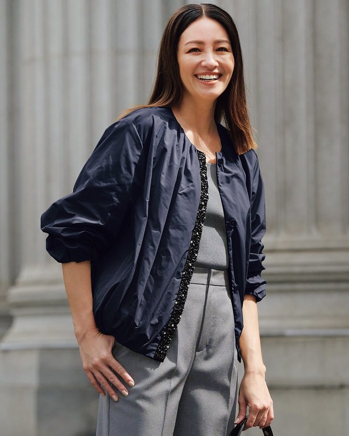 【ドゥクラッセ/DoCLASSE】の前立てビジュー・タフタブルゾン インテリア・キッズ・メンズ・レディースファッション・服の通販 founy(ファニー) https://founy.com/ ファッション Fashion レディースファッション Fashion for Women アウター Coat / Outerwear Collection レディースジャケット・軽アウター Jackets ブルゾンジャケット・スポーティアウター Blouson Jackets おすすめ Recommended / Our Picks カーディガン Cardigan, Knitwear ギャザー Gathered, Ruffled ジャケット Jacket, Outerwear スマート Smart, Elegant タフタ Taffeta, Structured Fabric ビジュー Bijou, Jewel-like Accent ブルゾン Blouson, Bomber Jacket 人気 Popular, Best Seller 旅行 Travel 春 Spring 秋 Autumn |ID: prp329100004920613 ipo3291000000037191942