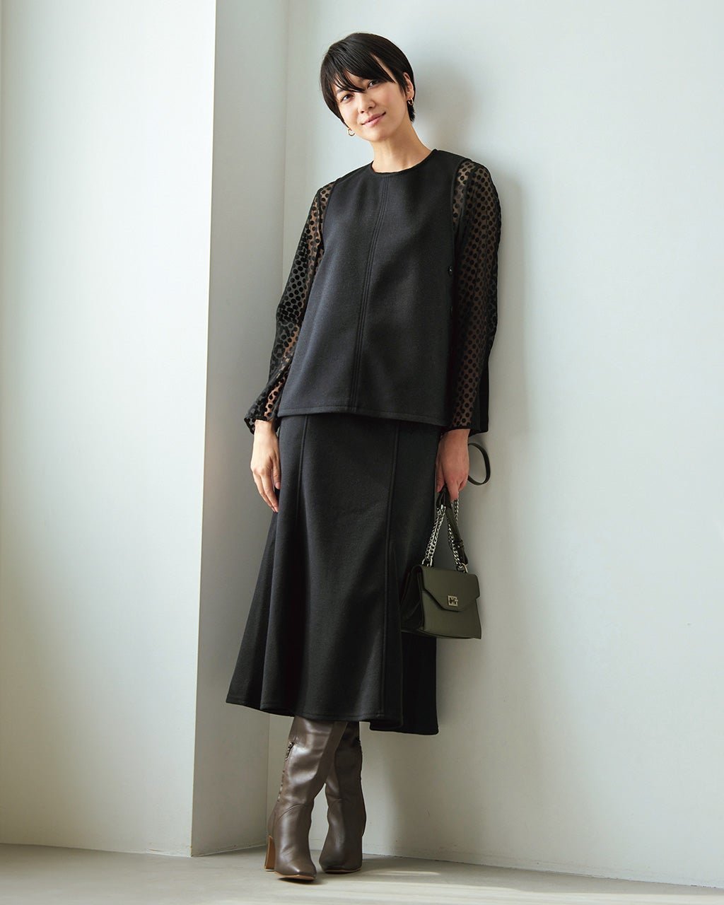 【ドゥクラッセ/DoCLASSE】のウール混ニードル・セットアップ インテリア・キッズ・メンズ・レディースファッション・服の通販 founy(ファニー) 　ファッション　Fashion　レディースファッション　Fashion for Women　セットアップ　Matching Sets　スカート・ミニ/ミディ/マキシ　Skirts / Mini, Midi & Maxi Skirts　カッティング　Cutting Detail　スタイリッシュ　Stylish, Fashionable　セットアップ　Set-Up, Coordinated Outfit　フレア　Flare, Flared　ベスト　Vest, Waistcoat　エレガント 上品　Elegant　ブラック|ID: prp329100004920621 ipo3291000000036915563