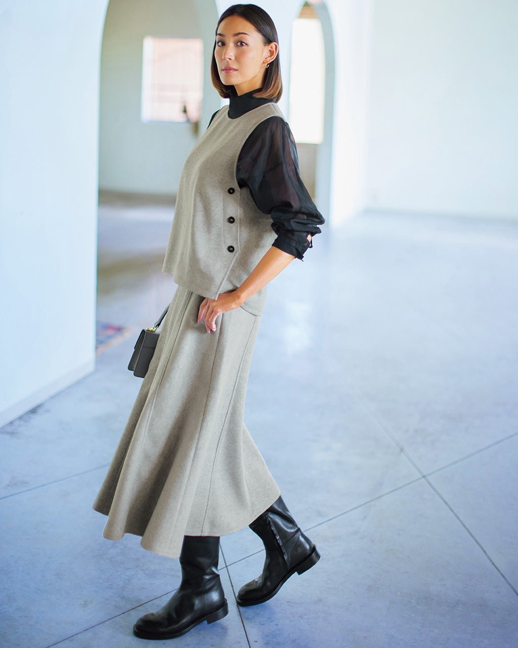 【ドゥクラッセ/DoCLASSE】のウール混ニードル・セットアップ インテリア・キッズ・メンズ・レディースファッション・服の通販 founy(ファニー) 　ファッション　Fashion　レディースファッション　Fashion for Women　セットアップ　Matching Sets　スカート・ミニ/ミディ/マキシ　Skirts / Mini, Midi & Maxi Skirts　カッティング　Cutting Detail　スタイリッシュ　Stylish, Fashionable　セットアップ　Set-Up, Coordinated Outfit　フレア　Flare, Flared　ベスト　Vest, Waistcoat　エレガント 上品　Elegant　ライトグレー|ID: prp329100004920621 ipo3291000000036915565