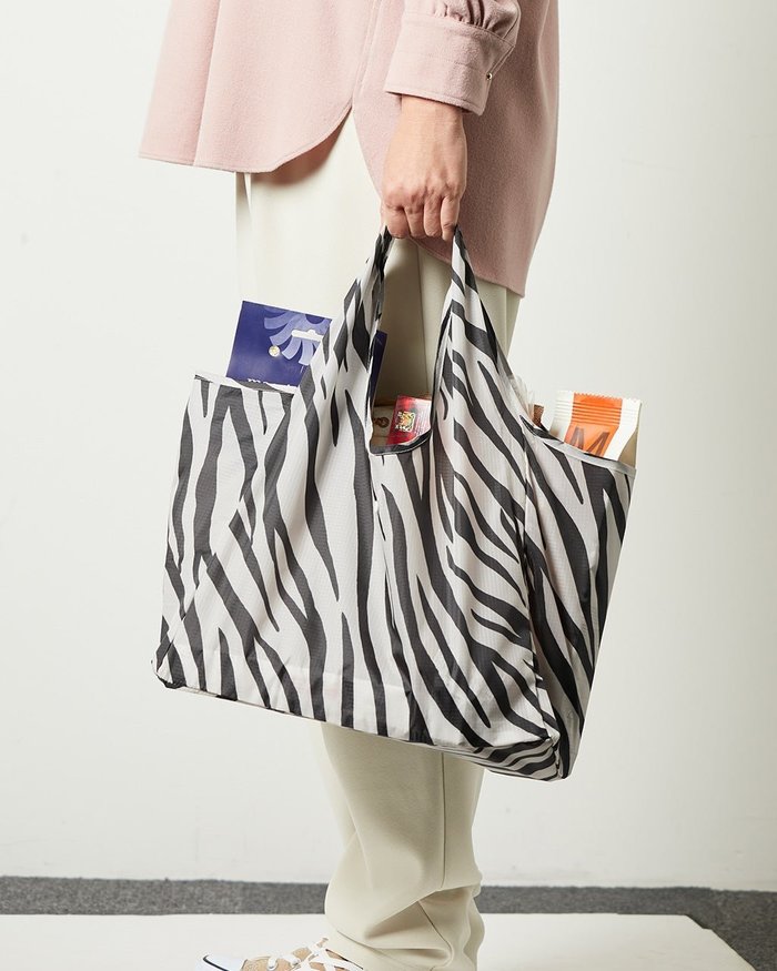 【ドゥクラッセ/DoCLASSE】のマチマチ・エコバッグ インテリア・キッズ・メンズ・レディースファッション・服の通販 founy(ファニー) https://founy.com/ ファッション Fashion レディースファッション Fashion for Women バッグ Bags レイングッズ・傘・晴雨兼用傘 Umbrellas & Rain Gear おすすめ Recommended / Our Picks ギフト プレゼント Gift / Present ドット Polka Dot, Dot Pattern プリント Print, Printed Pattern ボックス Boxy, Box Shape リップ Lip, Lip Motif レオパード Leopard, Animal Print 日傘 Parasol, UV Umbrella |ID: prp329100004920629 ipo3291000000036915597